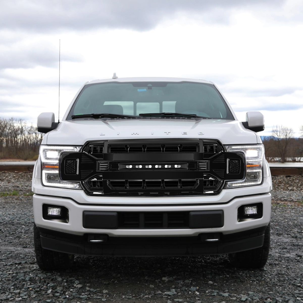 AMERICAN MODIFIED Armor Grille Compatible w/18-20 Ford F150, Glossy Black (Used)