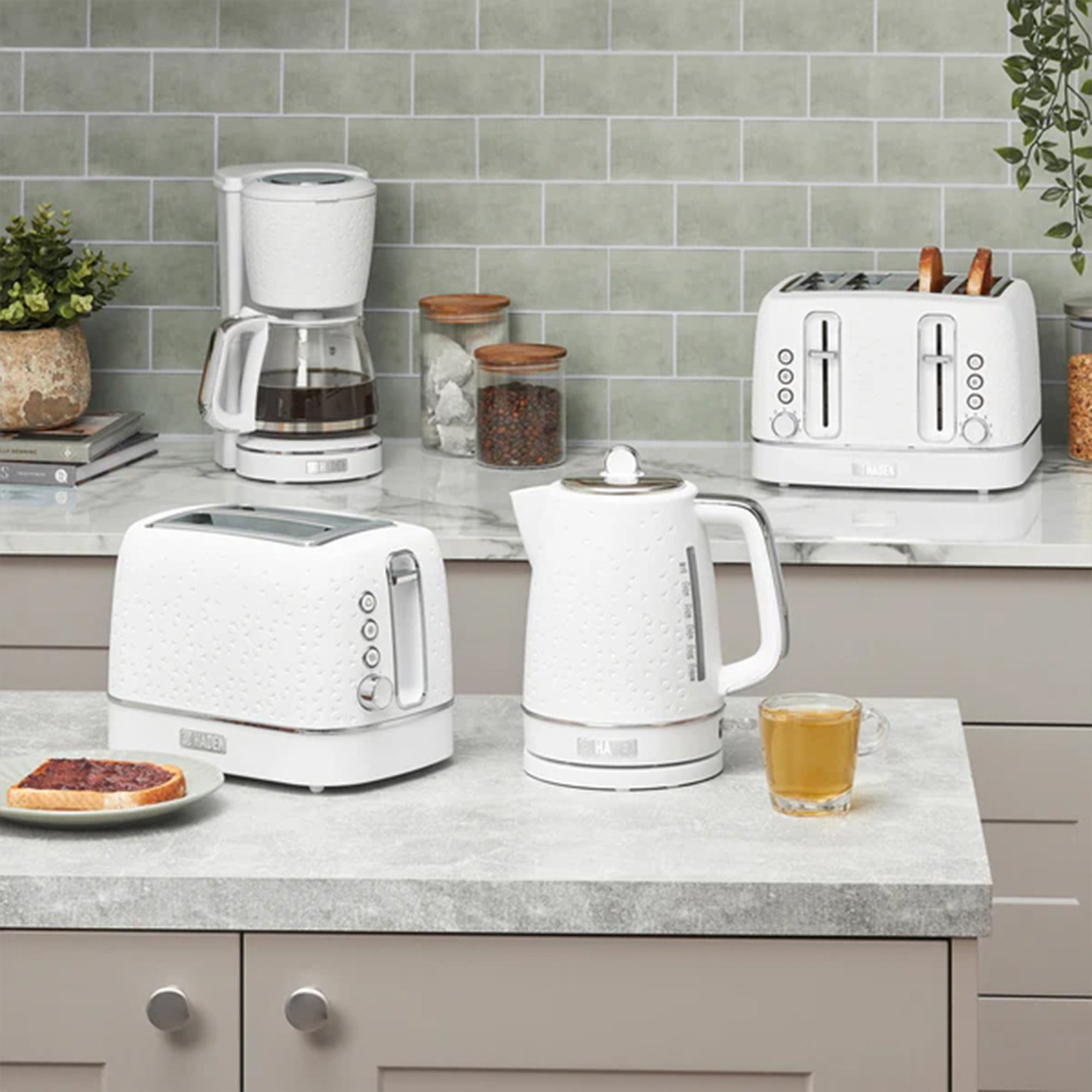 Haden Starbeck 4 Slice Wide Slot Stainless Toaster, White & Chrome (Open Box) - VMInnovations