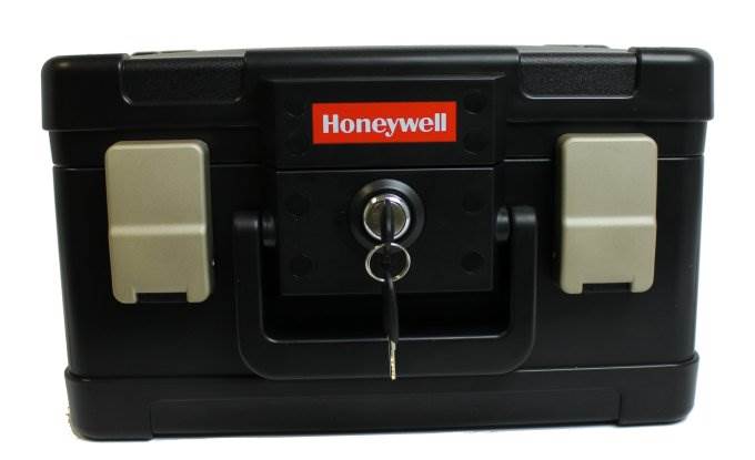 HONEYWELL 1102 Fire/Water Resistant Protection Document Chest Safe .15 Cu Ft