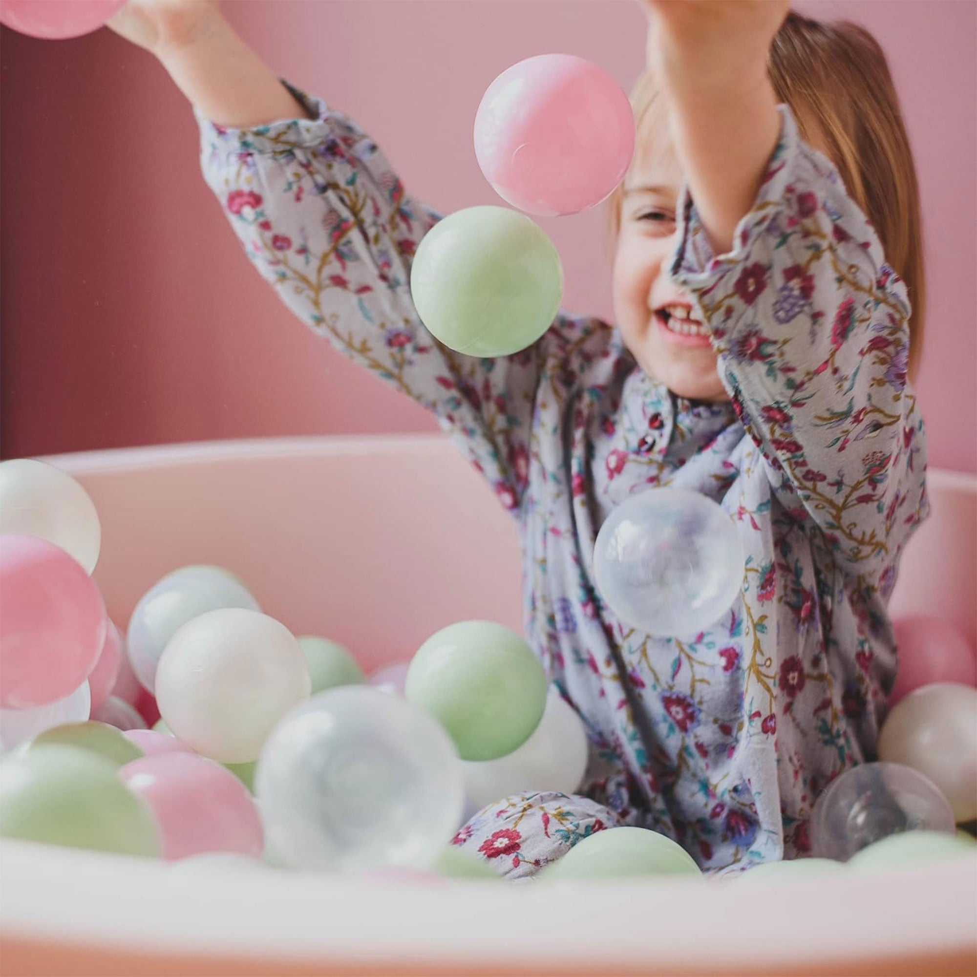 MeowBaby Soft Round 35 x 11.5 in. Baby Foam Ball Pit w/200 2.75 in. Balls, Ecru - VMInnovations