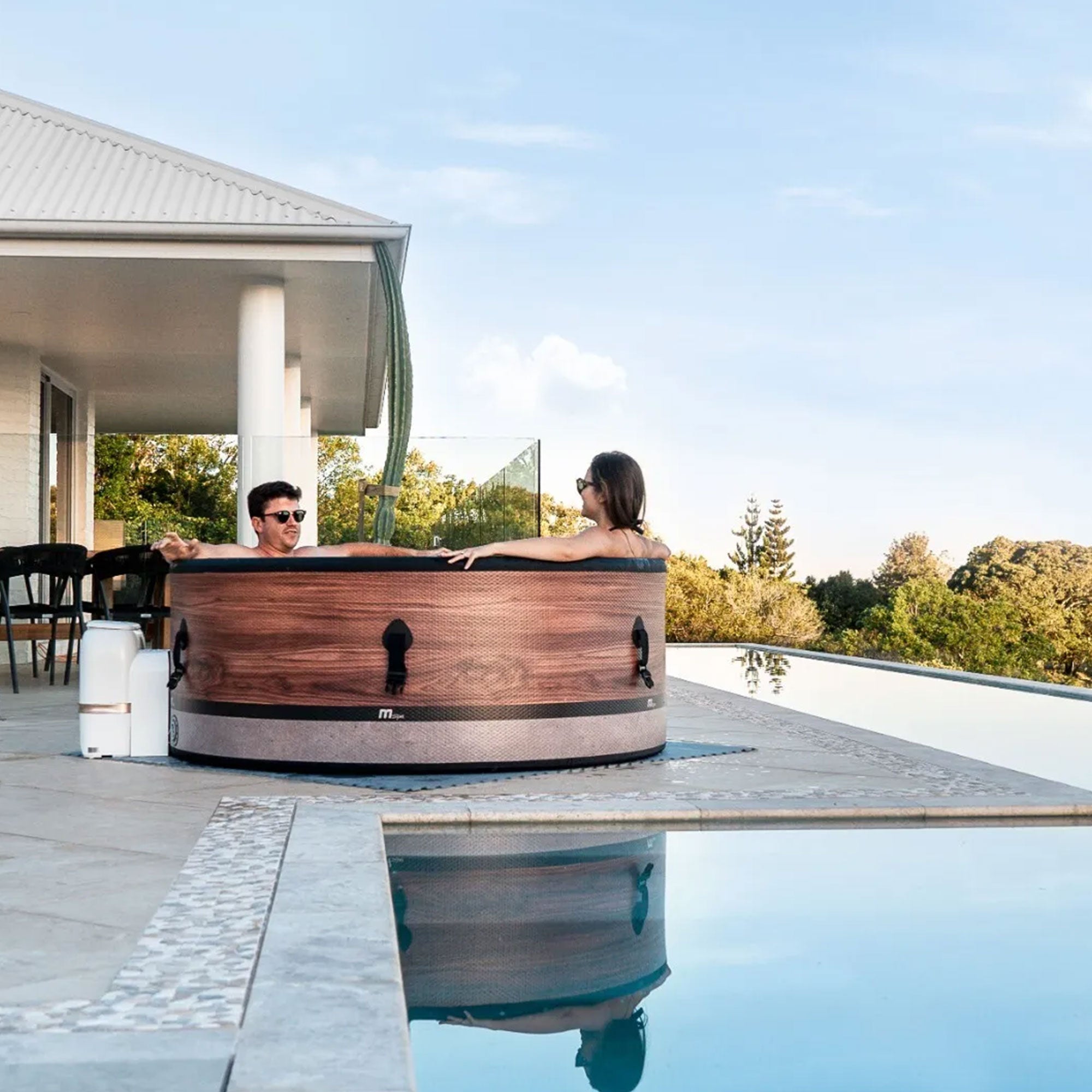 MSpa Duet 138 Jets 930L 6 Person Hot Tub Spa w/Control Box, Woodgrain (Used) - VMInnovations