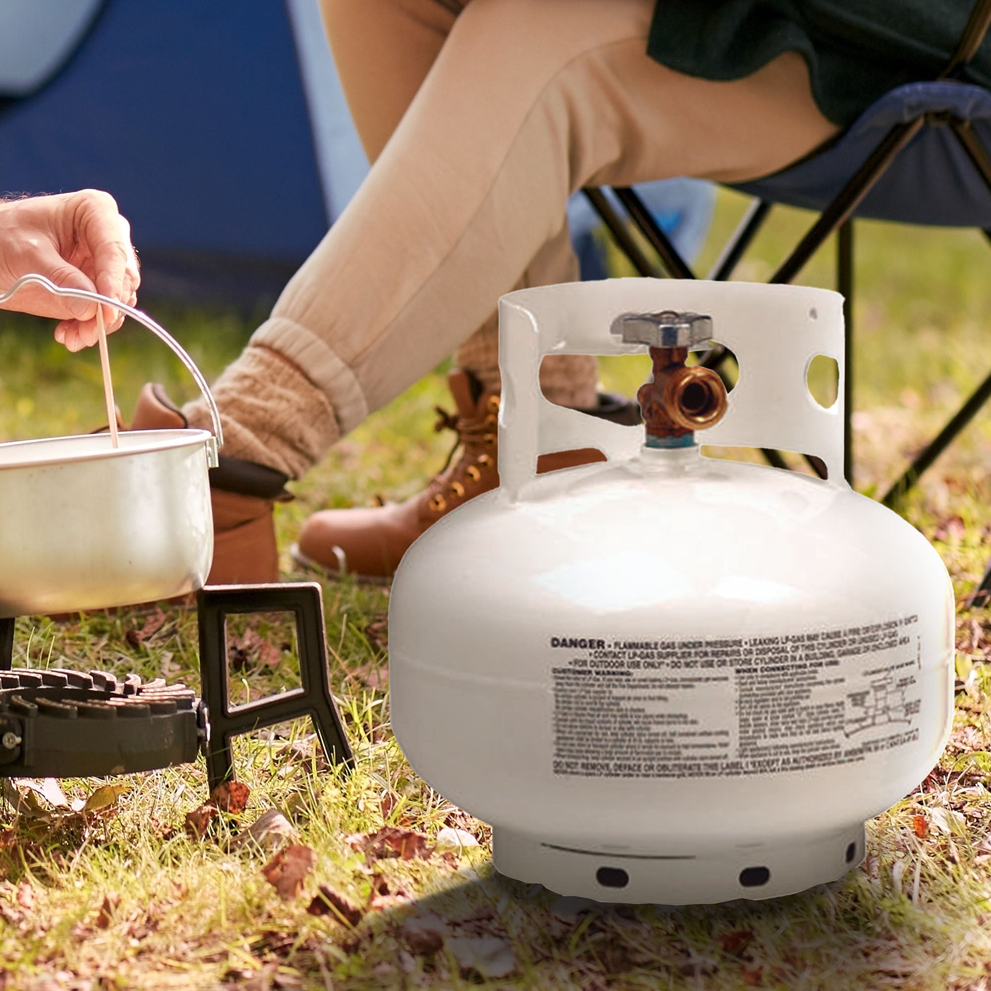 Manchester Tank 11 Pound Vertical Cylinder Propane Tank with Scalloped Footring - VMInnovations