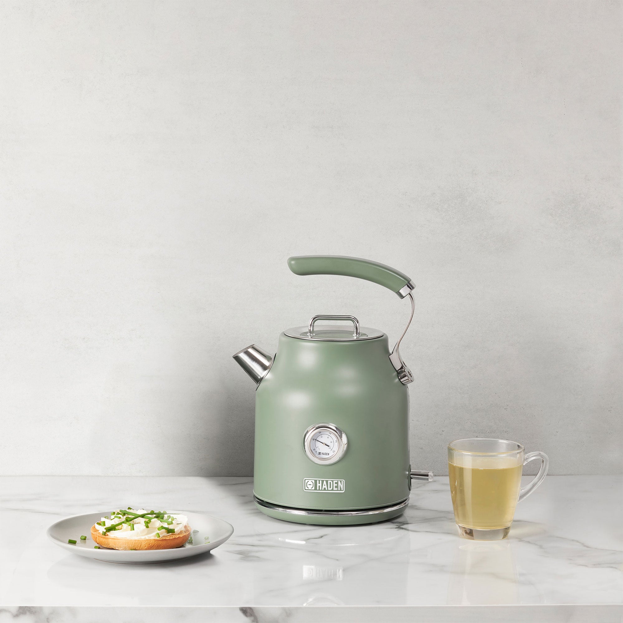 Haden Dorset 1.7 Liter Electric Water Kettle w/360-Degree Base,Cedar Green(Used) - VMInnovations