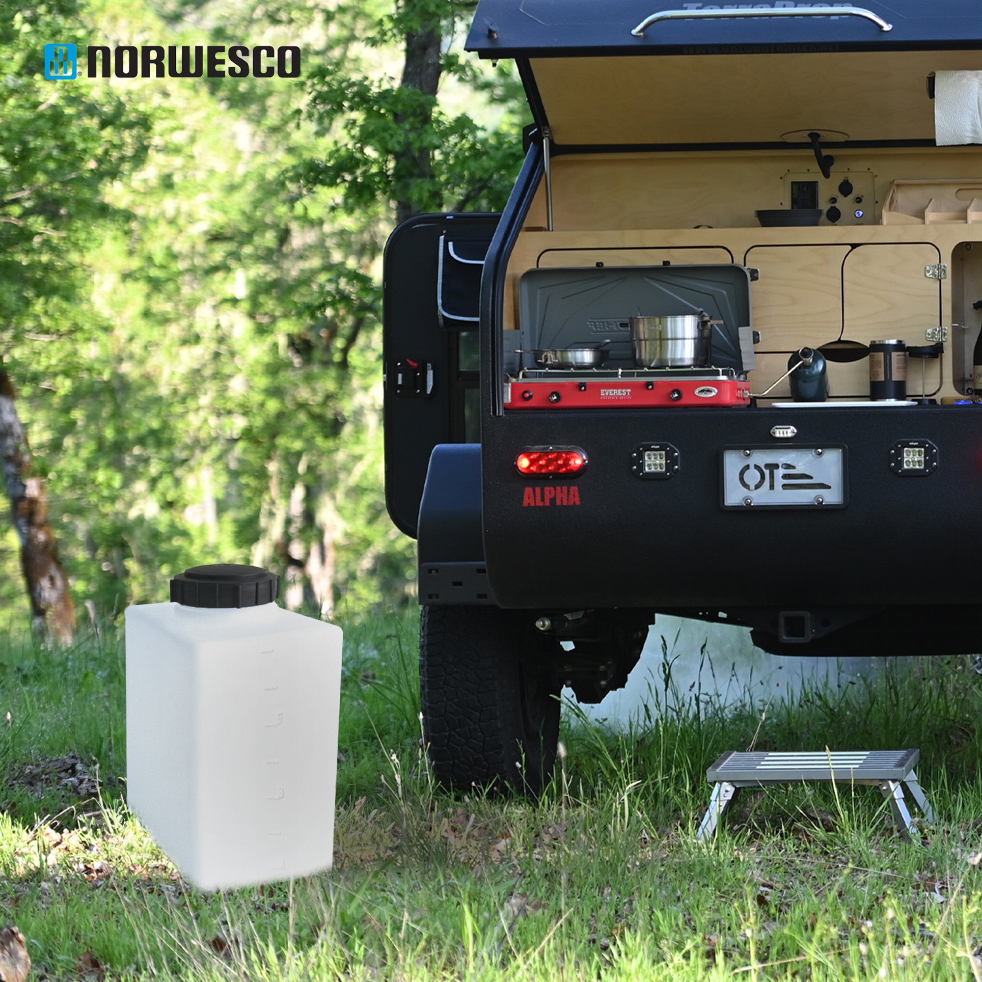 Norwesco Flat Bottom Utility Tank for Trailers and Lawn Care, 7 Gallon, White