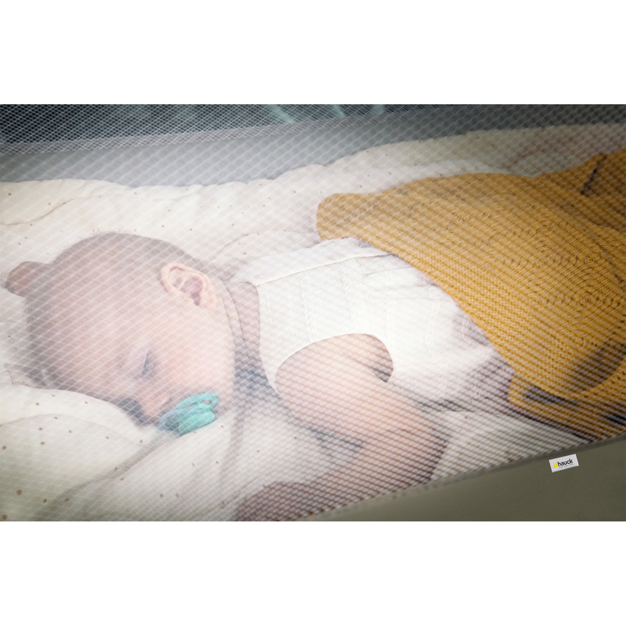 hauck Dream N Play Plus Foldable Travel Bed with Foldable Portable Foam Pad - VMInnovations