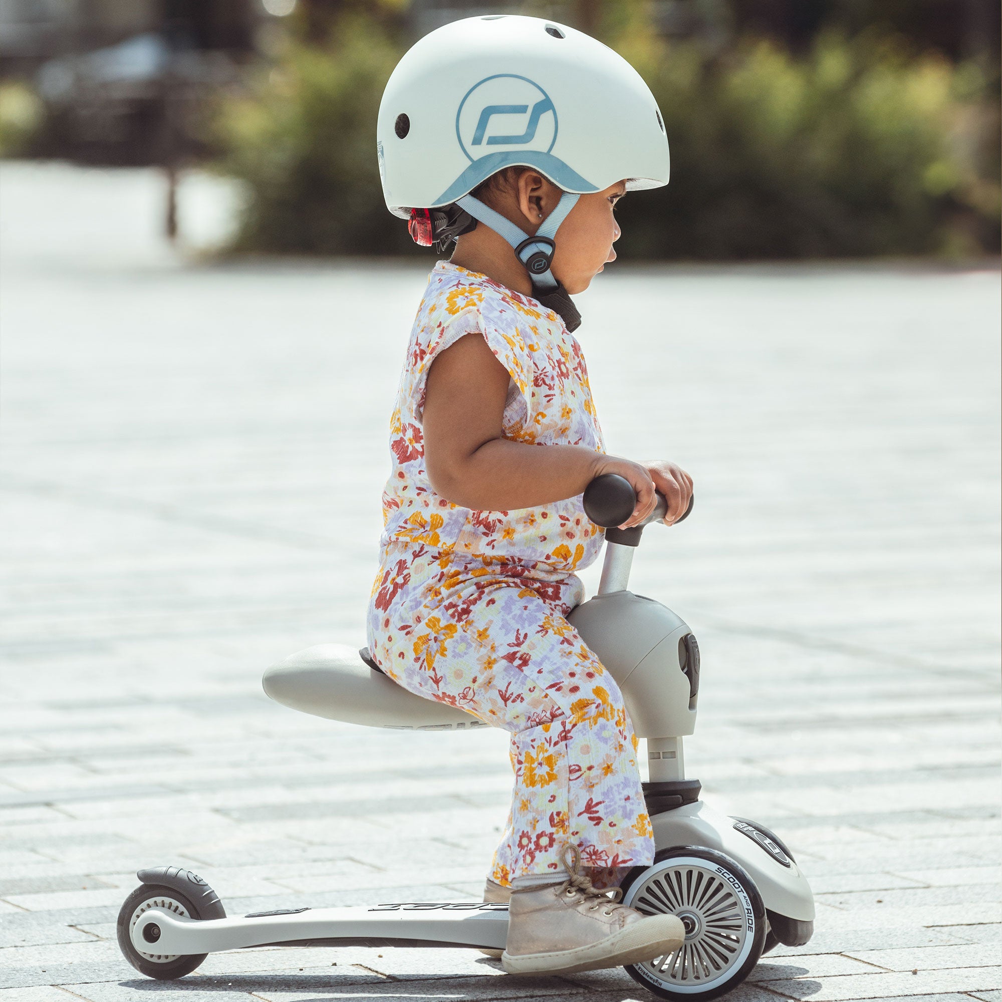 Scoot & Ride 2-in-1 Ride-On & Stand Kids Scooter, Ages 1-5, Ash (Open Box) - VMInnovations