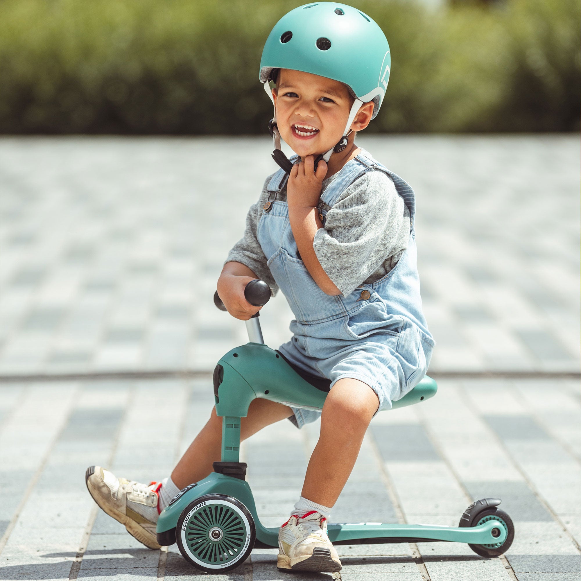 Scoot & Ride 2-in-1 Ride-On & Stand Scooter, Ages 1-5, Highwaykick,Forest(Used) - VMInnovations