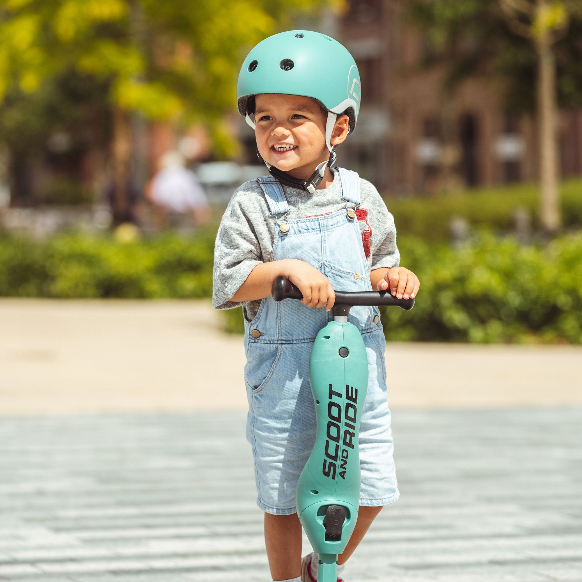 Scoot & Ride 2-in-1 Ride-On & Stand Scooter, Ages 1-5, Highwaykick,Forest(Used) - VMInnovations