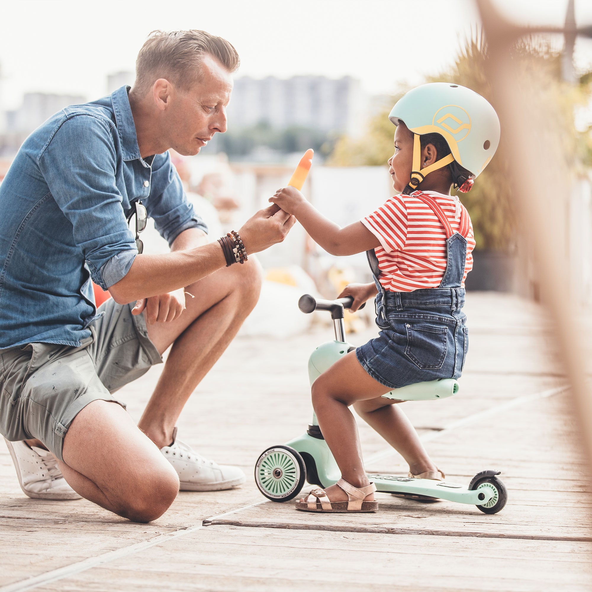 Scoot & Ride 2-in-1 Ride-On & Stand Kids Scooter, Ages 1-5, Kiwi (Open Box) - VMInnovations