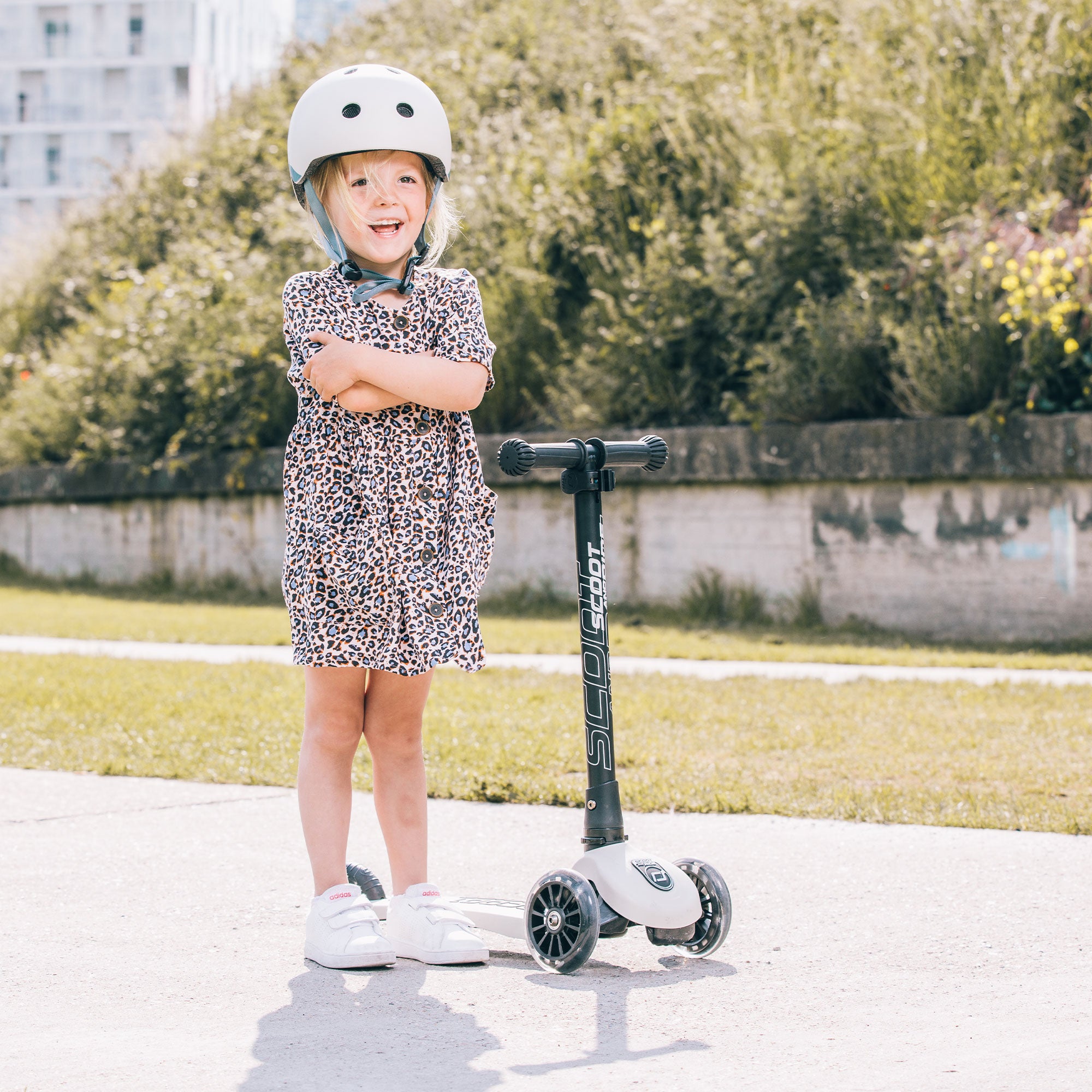 Scoot & Ride Stand-up Push Scooter for Children Ages 3-6, Highwaykick 3, Ash - VMInnovations