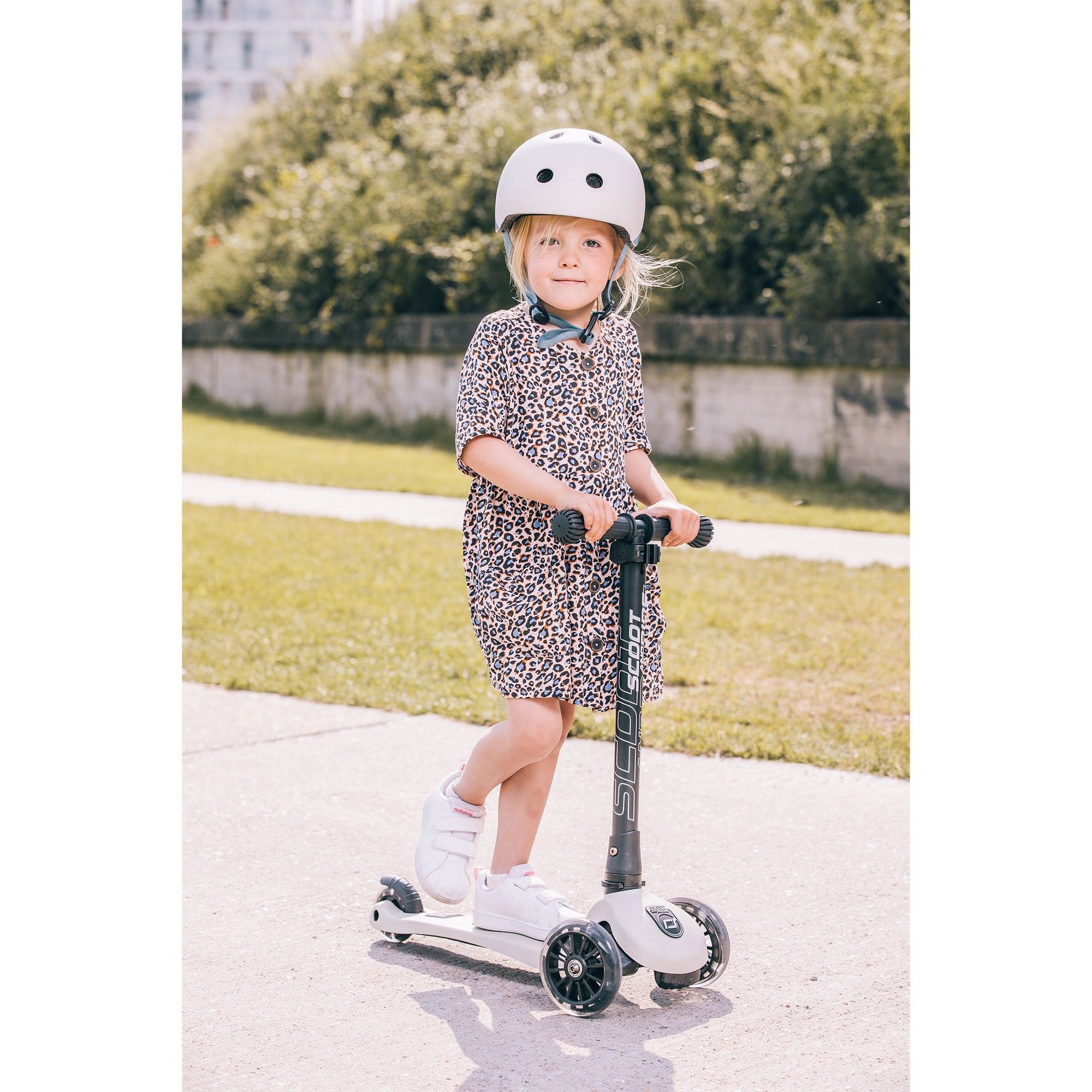 Scoot & Ride Stand-up Push Scooter for Children Ages 3-6, Highwaykick 3, Ash - VMInnovations
