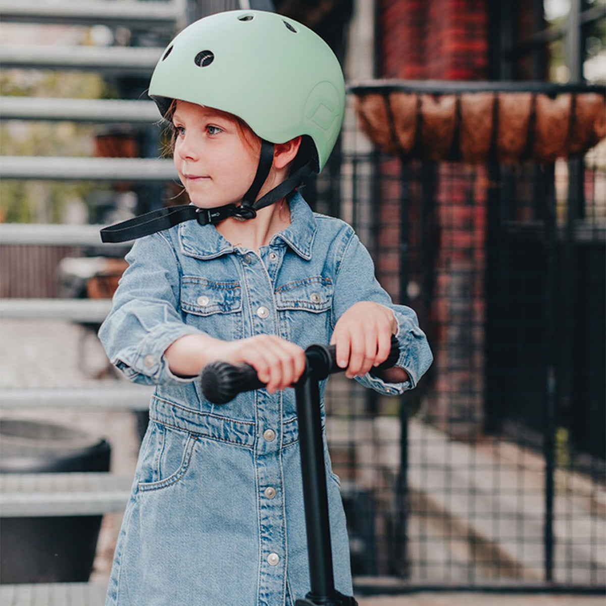Scoot & Ride Toddler Kids Bike and Scooter Helmet with LED Light, S-M, Kiwi