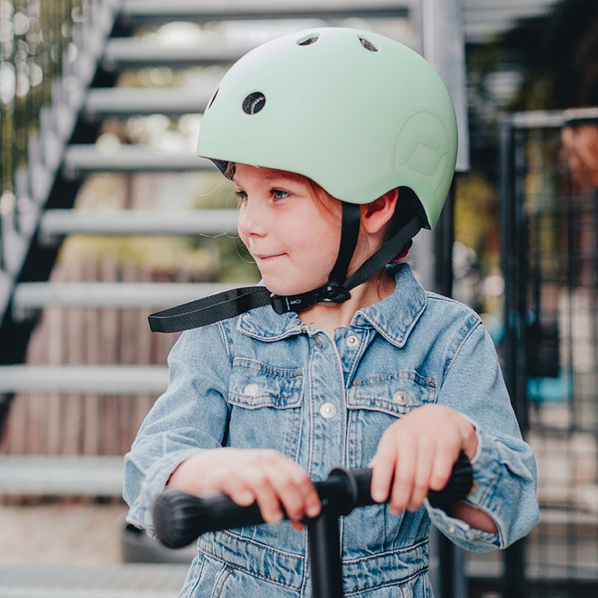 Scoot & Ride Toddler Kids Bike and Scooter Helmet with LED Light, S-M, Kiwi