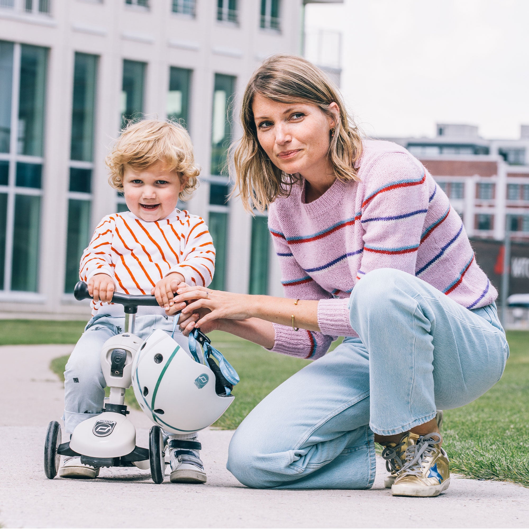Scoot & Ride 2-in-1 Ride-On & Stand Scooter, Ages 1-5, Highwaykick 1(Open Box)