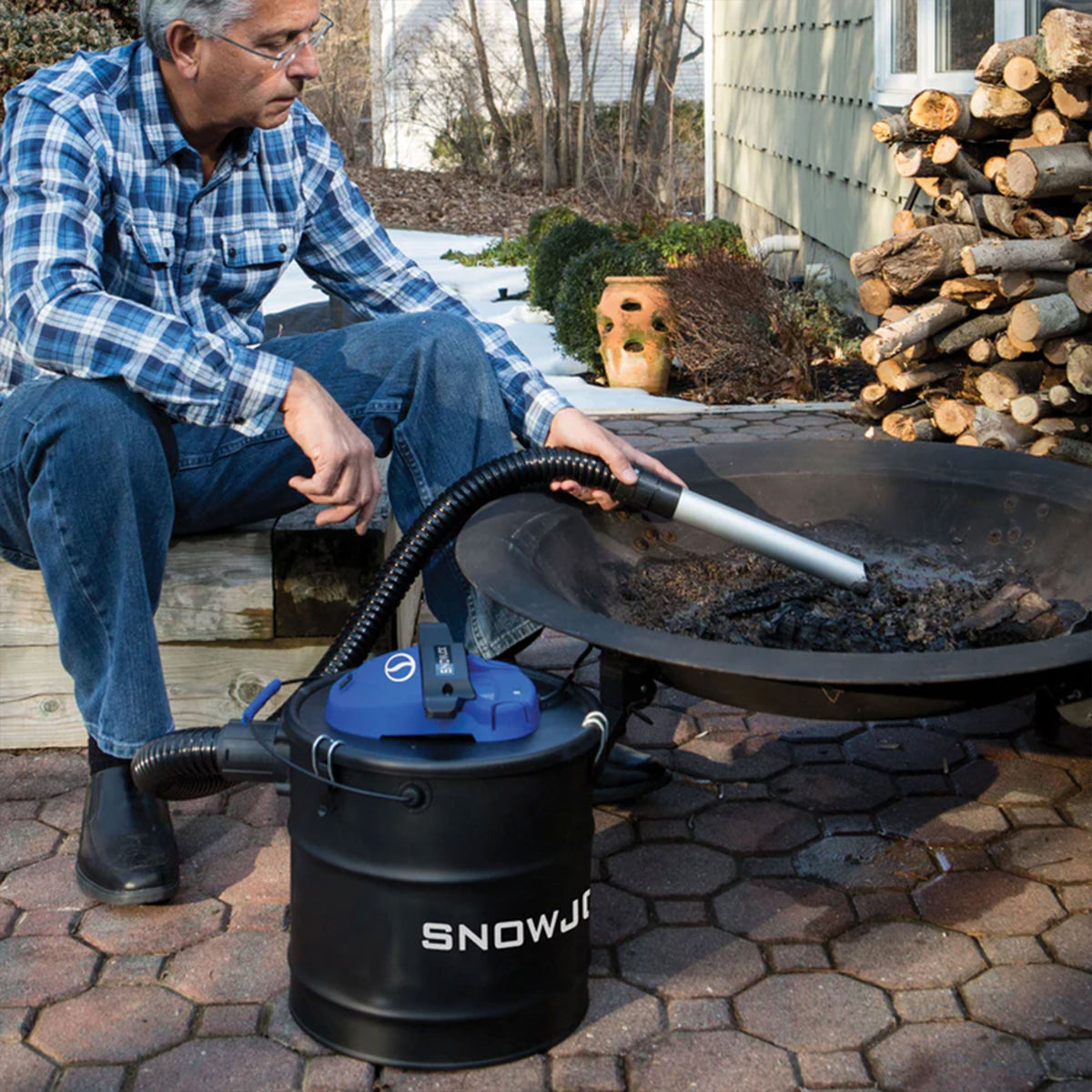 Snow Joe 4.8 Gallon Bagless Ash Vacuum Cleaner, Metal Canister, Black, ASHJ201
