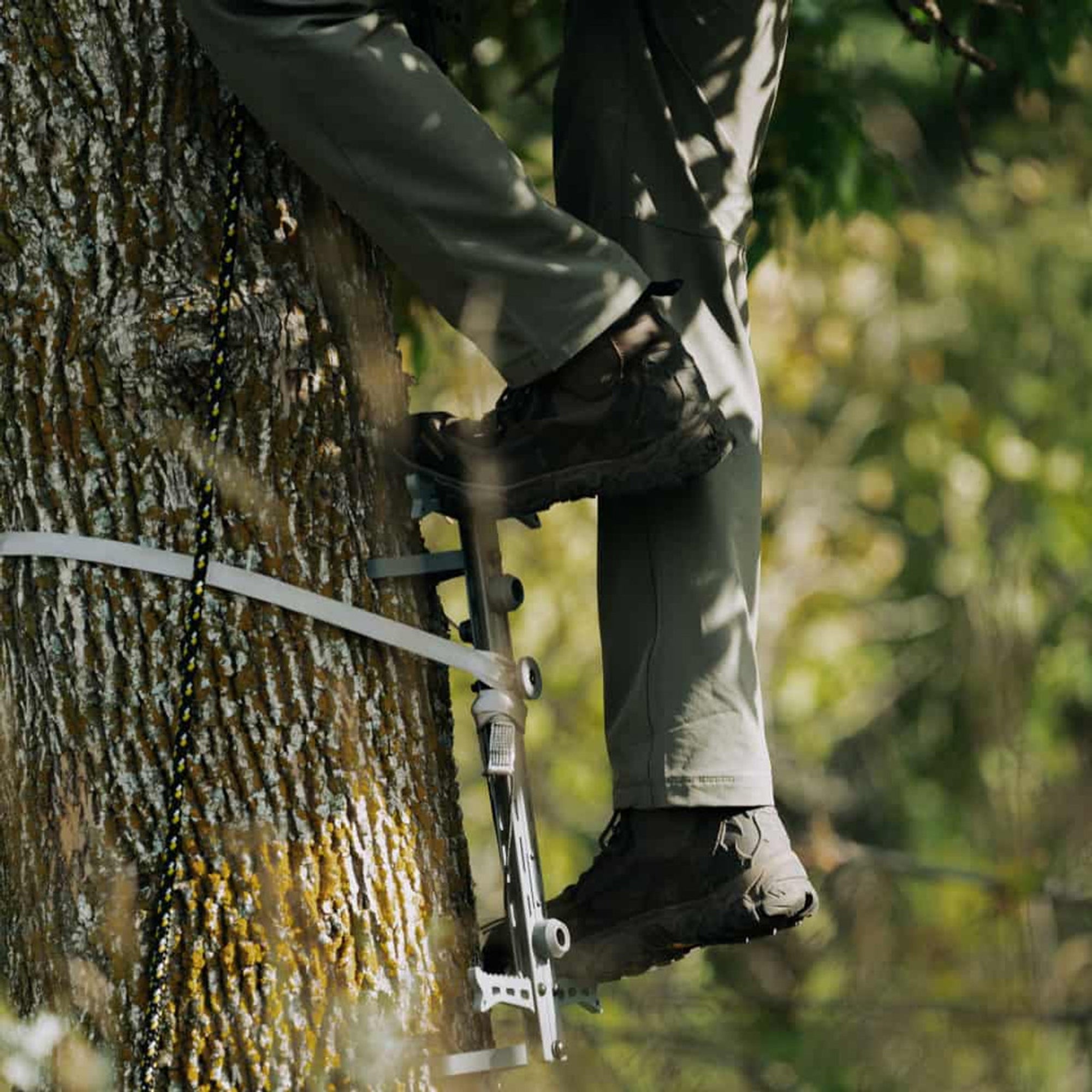 Hawk Helium 4-Pack Aluminum Climbing Sticks, Tree Stand Hunting Gear (Used)