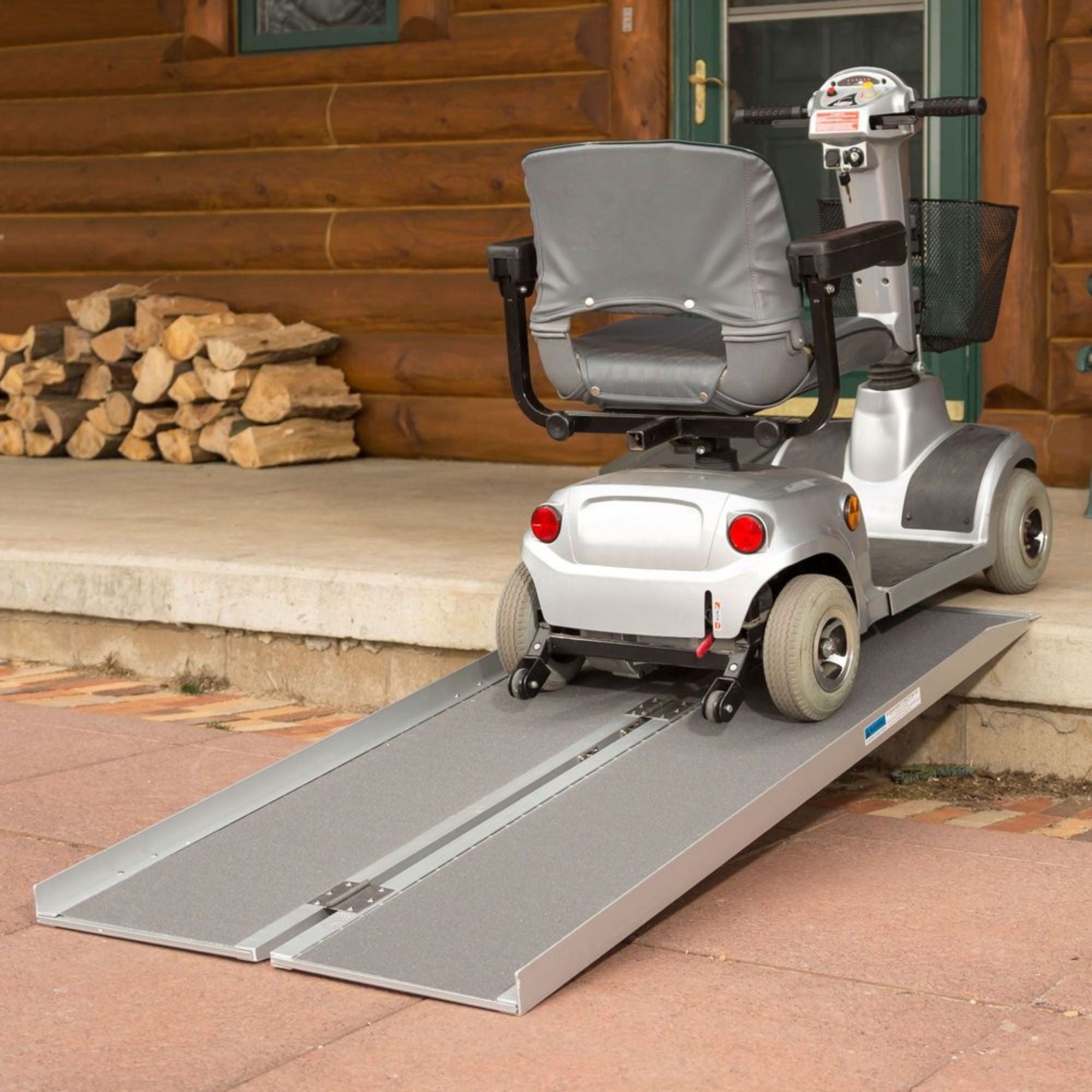 Silver Spring Mobility and Utility Ramp, 6 Foot Single Fold with Grit Surface