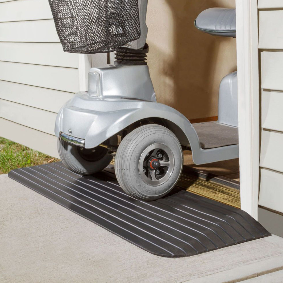 Silver Spring Rubber Threshold Ramp for Wheelchairs & Scooters, 0.75" Rise(Used) - VMInnovations