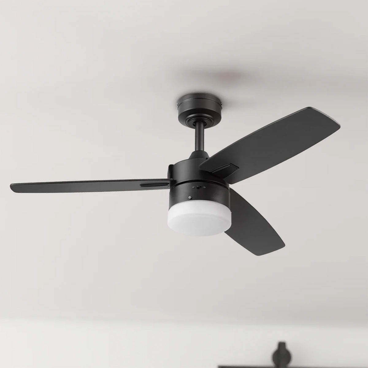 Honeywell Conifer 42 In Ceiling Fan W LED Light & Remote, Matte Black (Open Box)