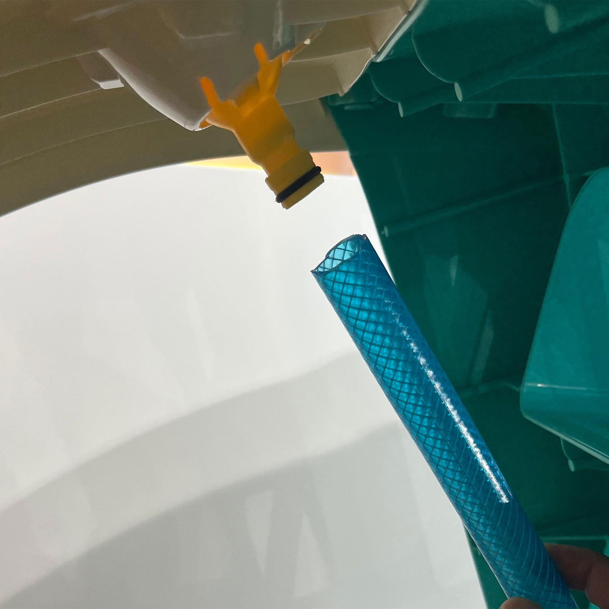 DOLU Big Splash Slide for Indoor or Outdoor Use with Water Connection (Open Box)