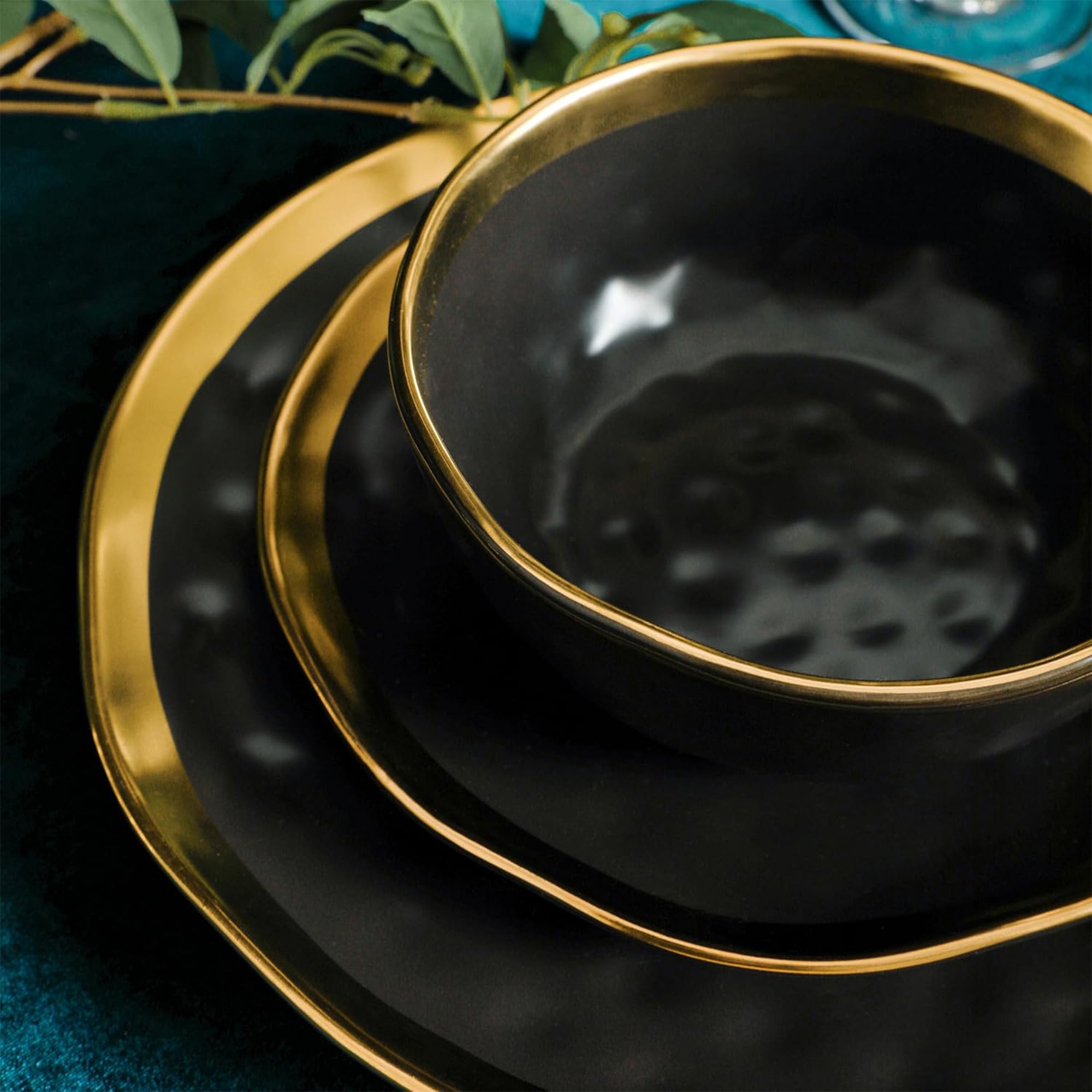 Stone Lain Florian Porcelain 16 Piece Dinnerware Set, Service for 4, Black - VMInnovations