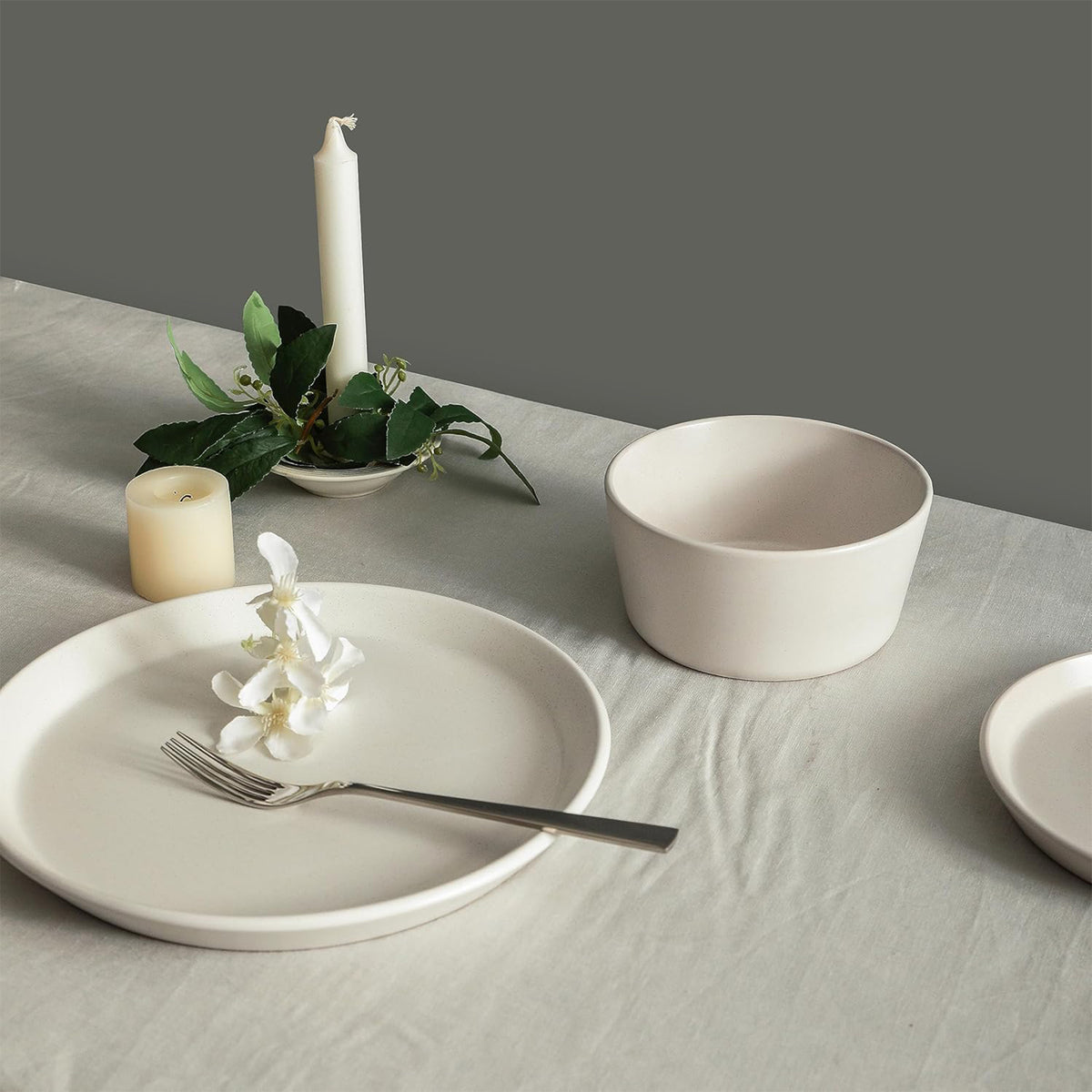 Stone Lain Albie Stoneware 16 Piece Dinnerware Set, Service for 4, White Speckle - VMInnovations