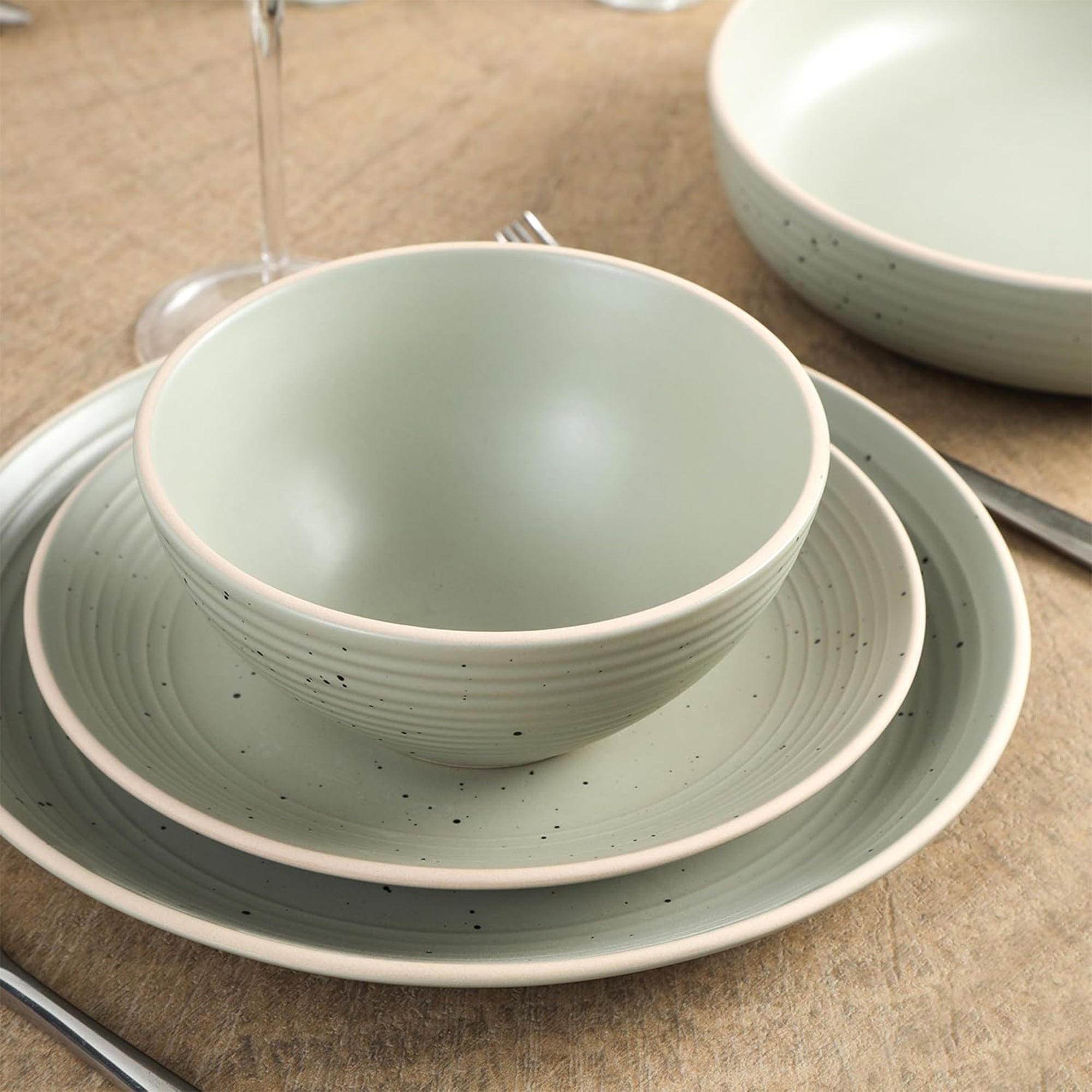 Stone Lain Lauren Modern Stoneware 16 Piece Dinnerware Set, Service for 4, Green - VMInnovations