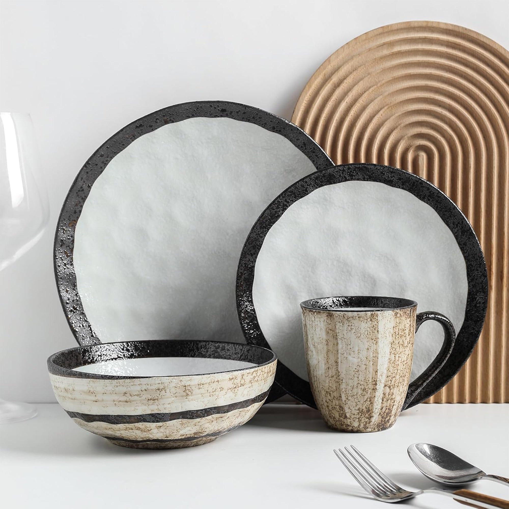 Stone Lain Lucy Porcelain 16 Piece Dinnerware Set, Service for 4 People, Beige - VMInnovations