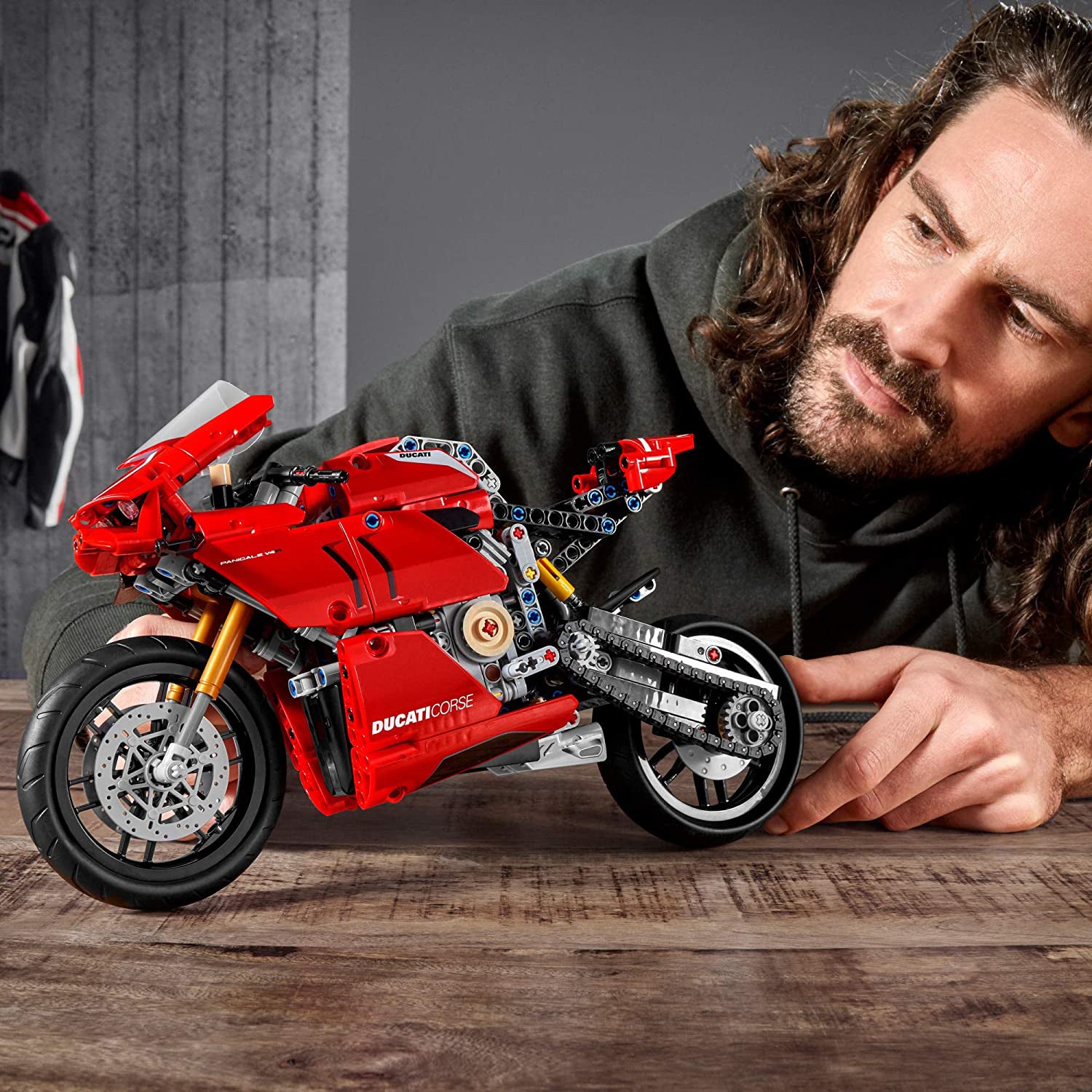 LEGO Technic 42107 Ducati Panigale V4 R 646 Piece Block Set Toy Model Motorcycle