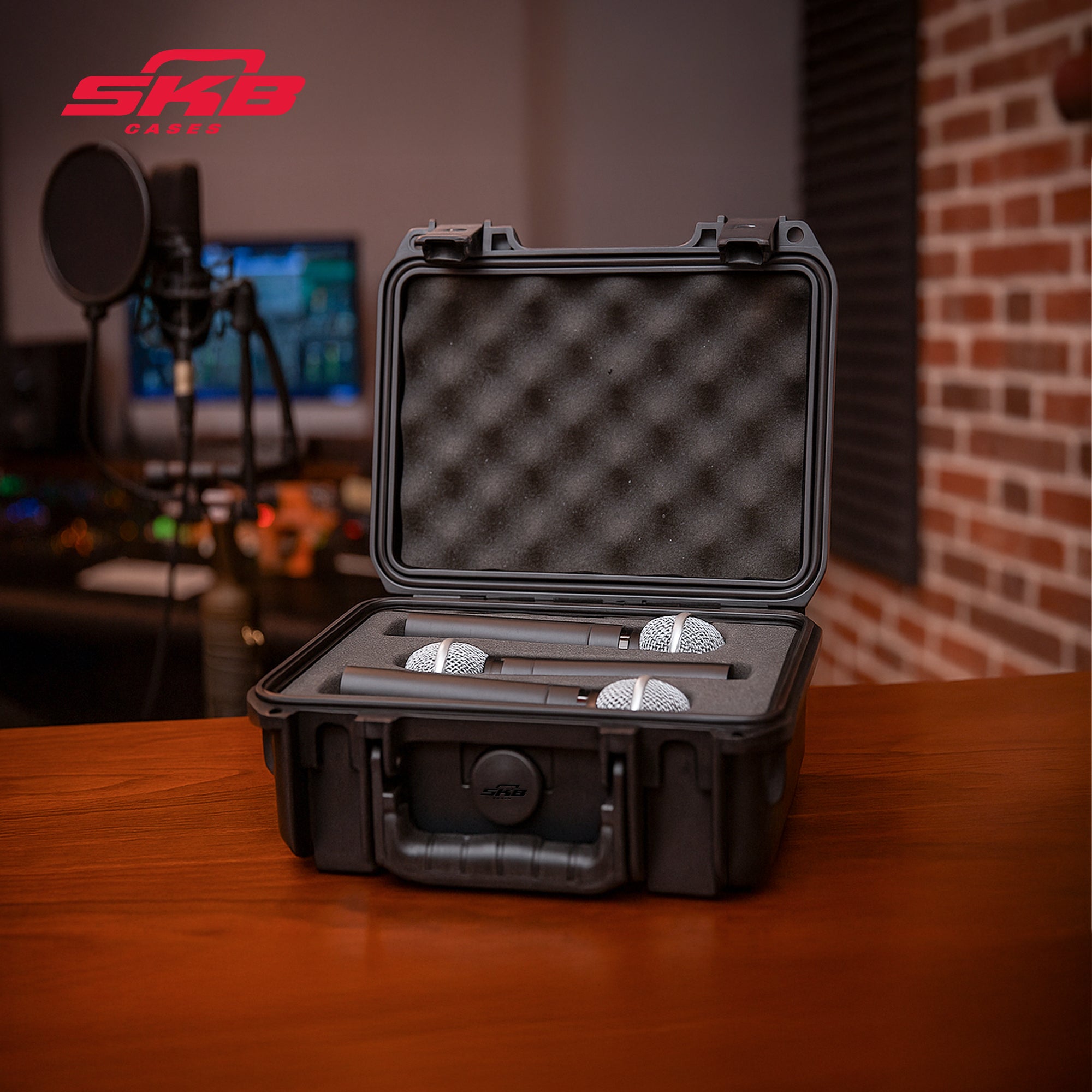 SKB Microphone Hard Case, Polypropylene Shell with 3-Slot Foam Interior, Black - VMInnovations