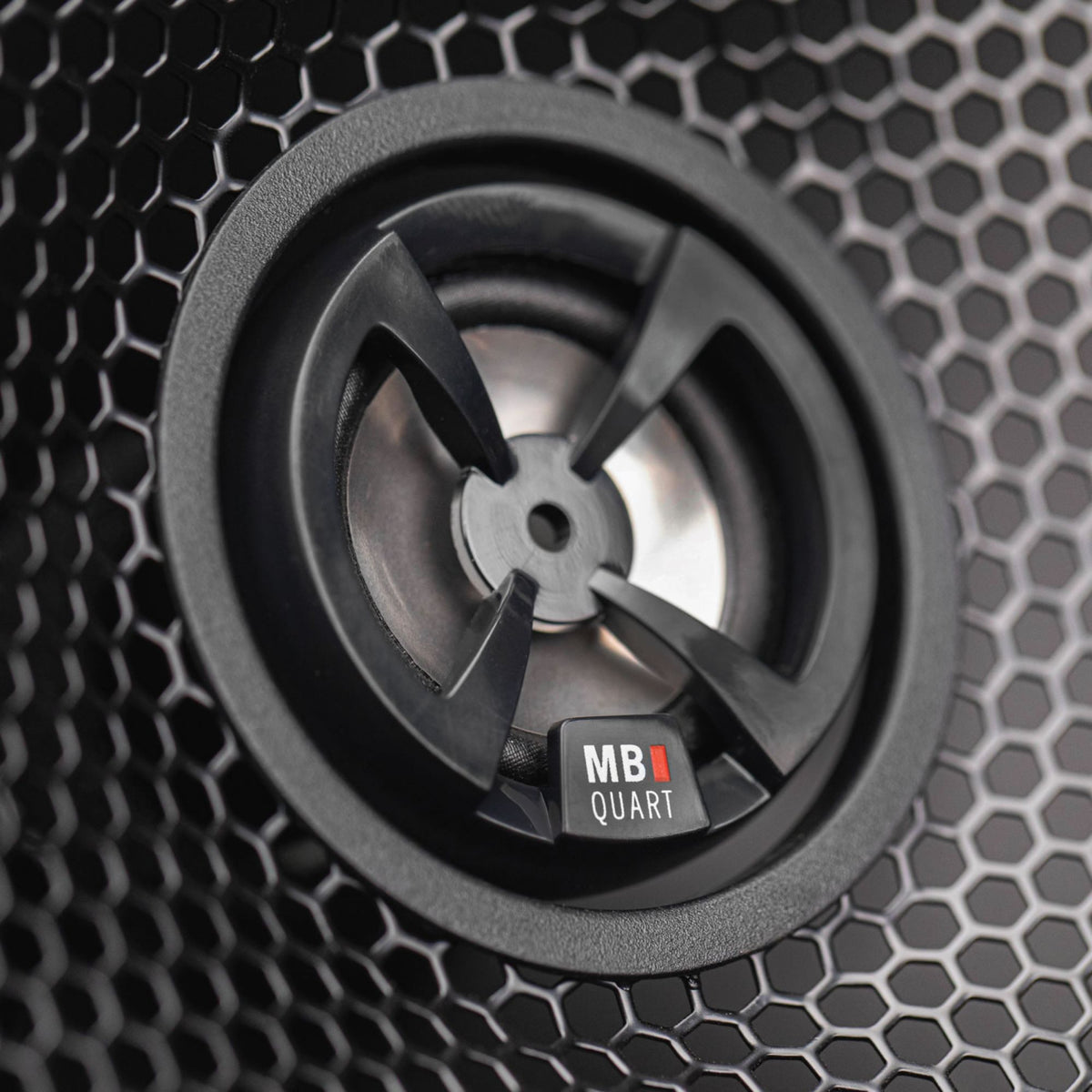 MB Quart 2 Pair Discus 6x9 Coaxial Speakers with QPower 4-Hole Wedge Enclosure