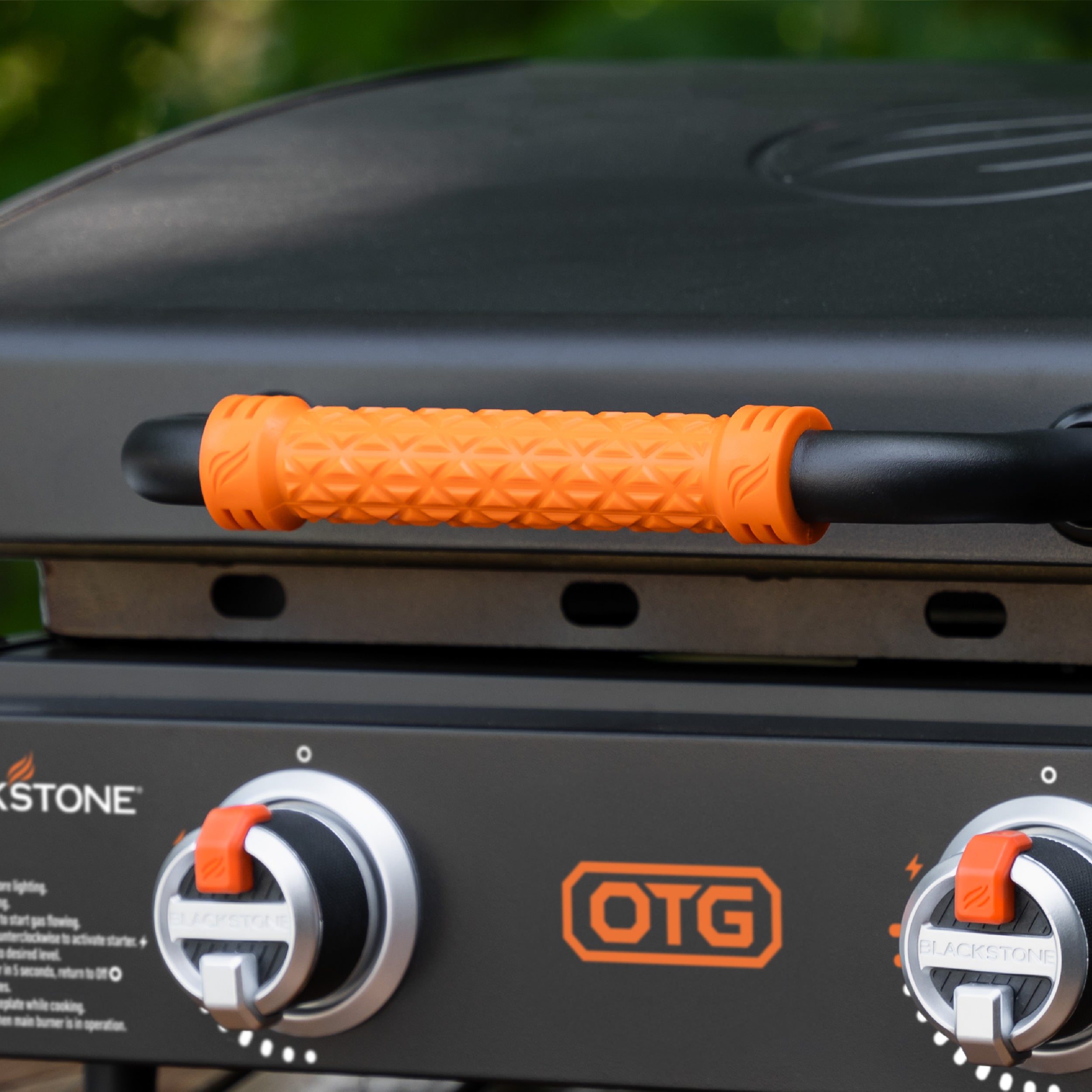 Blackstone Tabletop Griddle Plate, Portable Grill with Built-In Hood (Used)