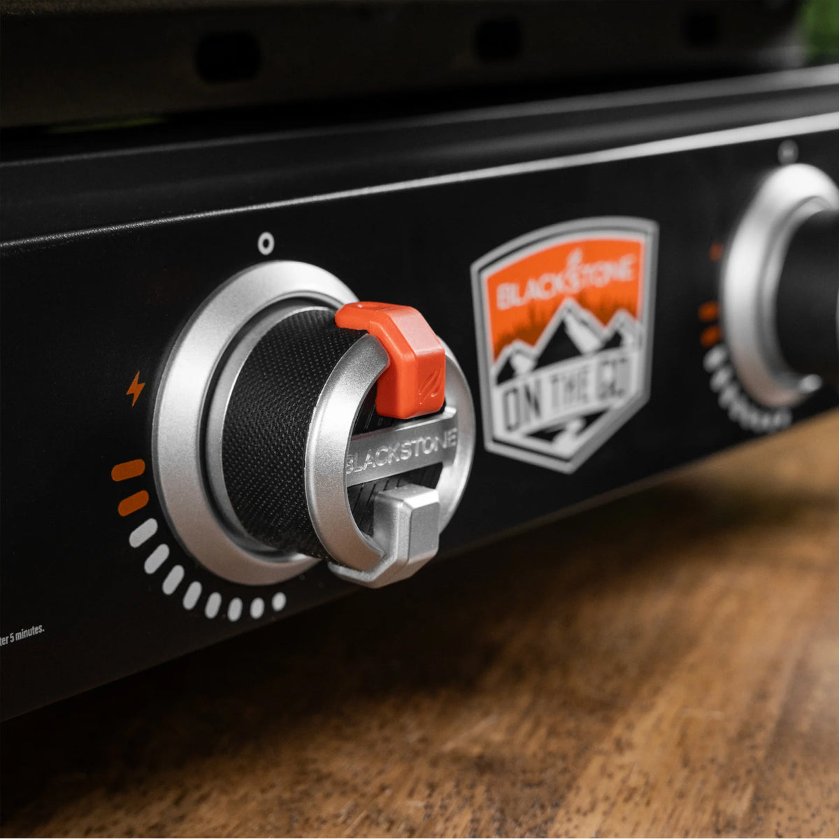 Blackstone OTG 22" Tabletop Griddle, Portable Grill w/ Built-In Hood (Open Box) - VMInnovations