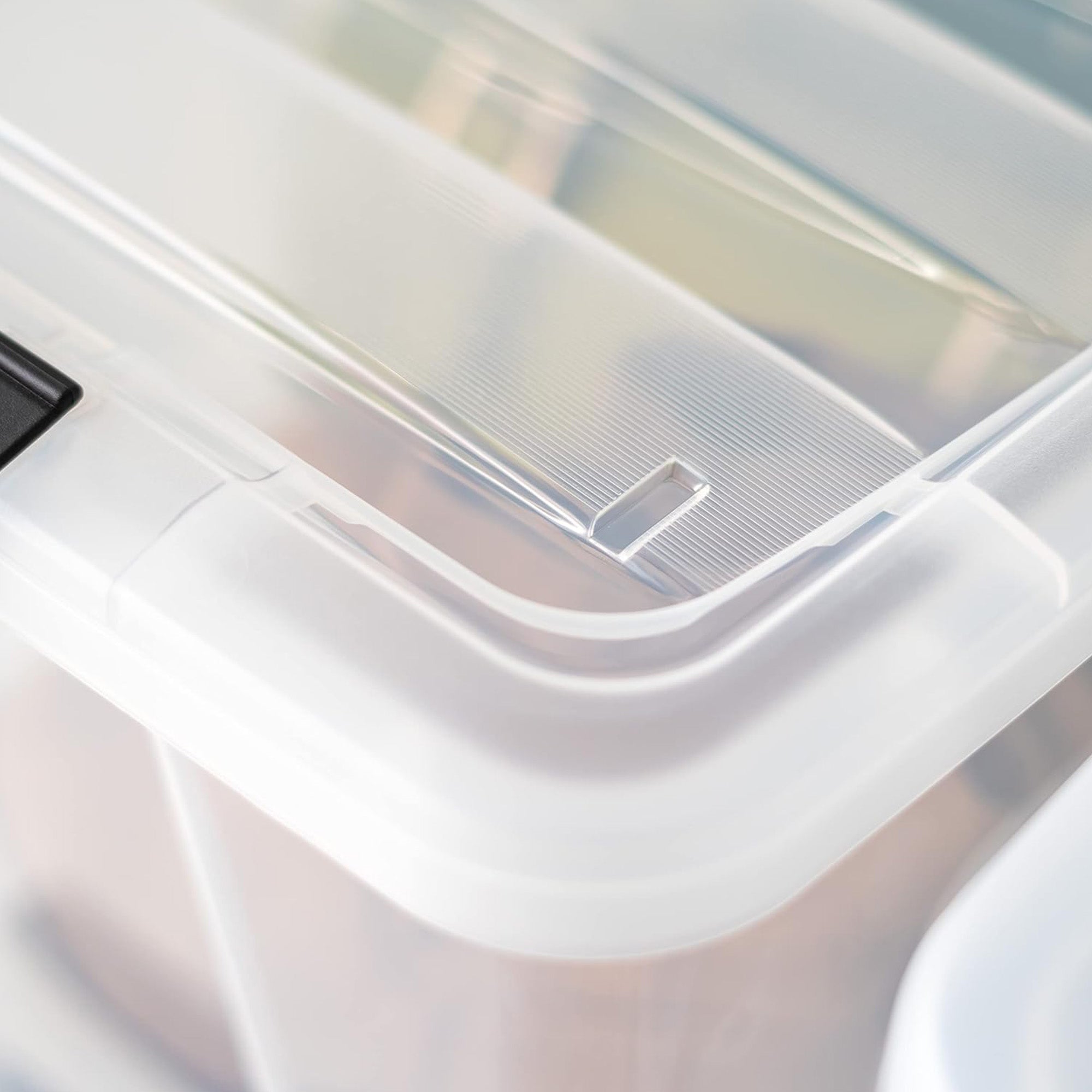IRIS USA 40 Qt Plastic Storage Box w Lid, Stackable Design, Clear, 4 Pk (Used)