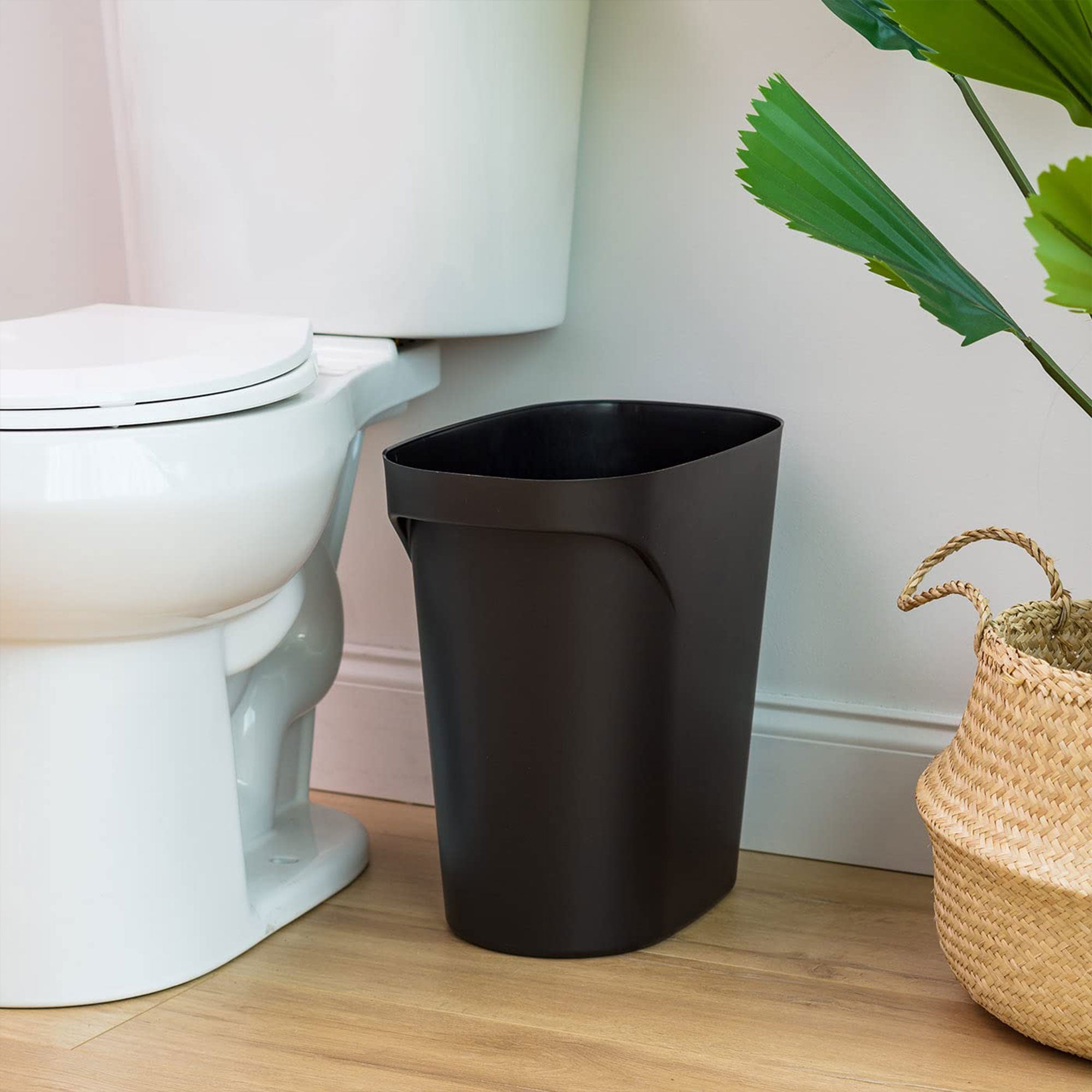 IRIS USA 6 Pack Small Trash Can, 6 Gal Plastic Wastebasket with Handle, Black