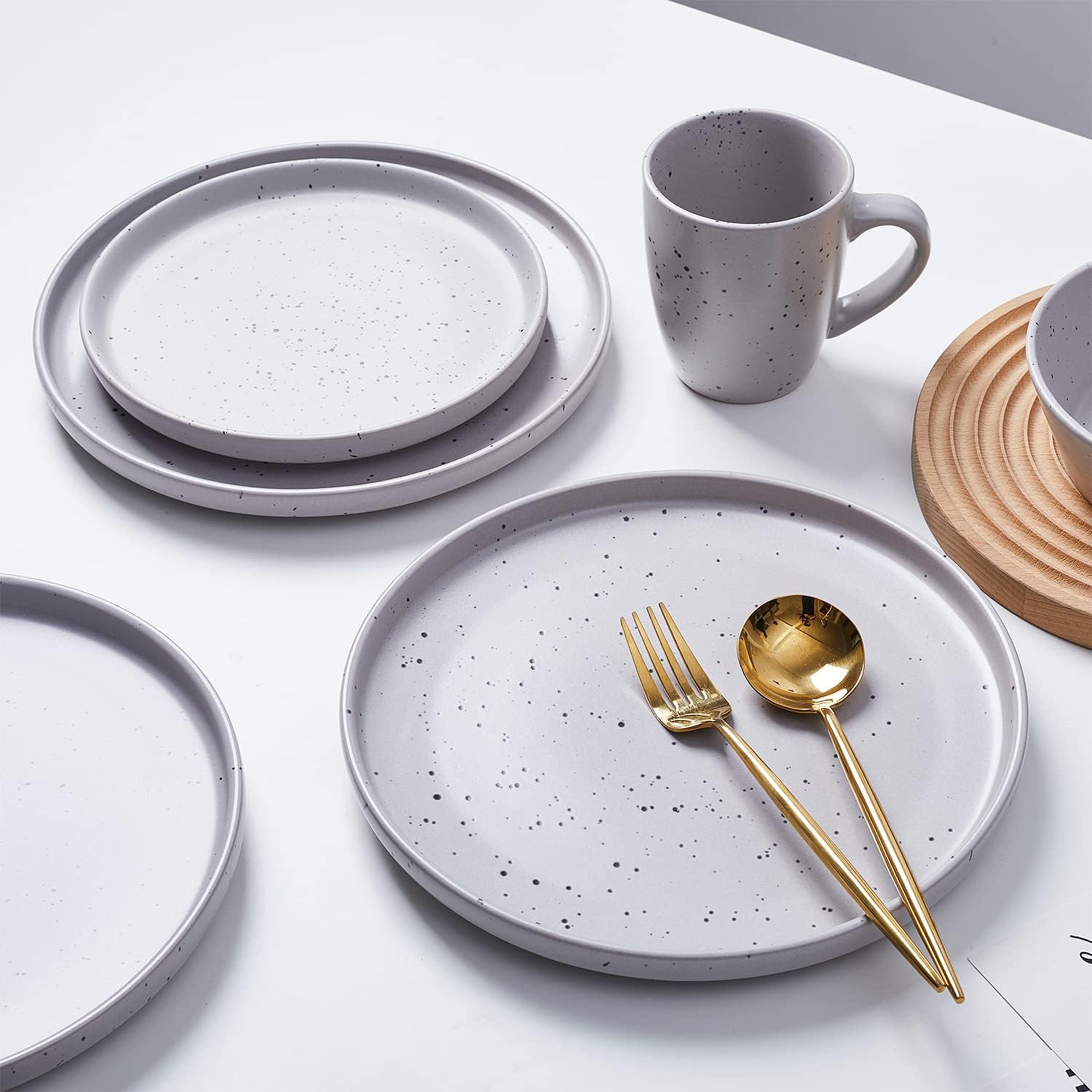 Stone Lain Jade Stoneware 16 Piece Dinnerware Set, Service for 4, (Open Box)