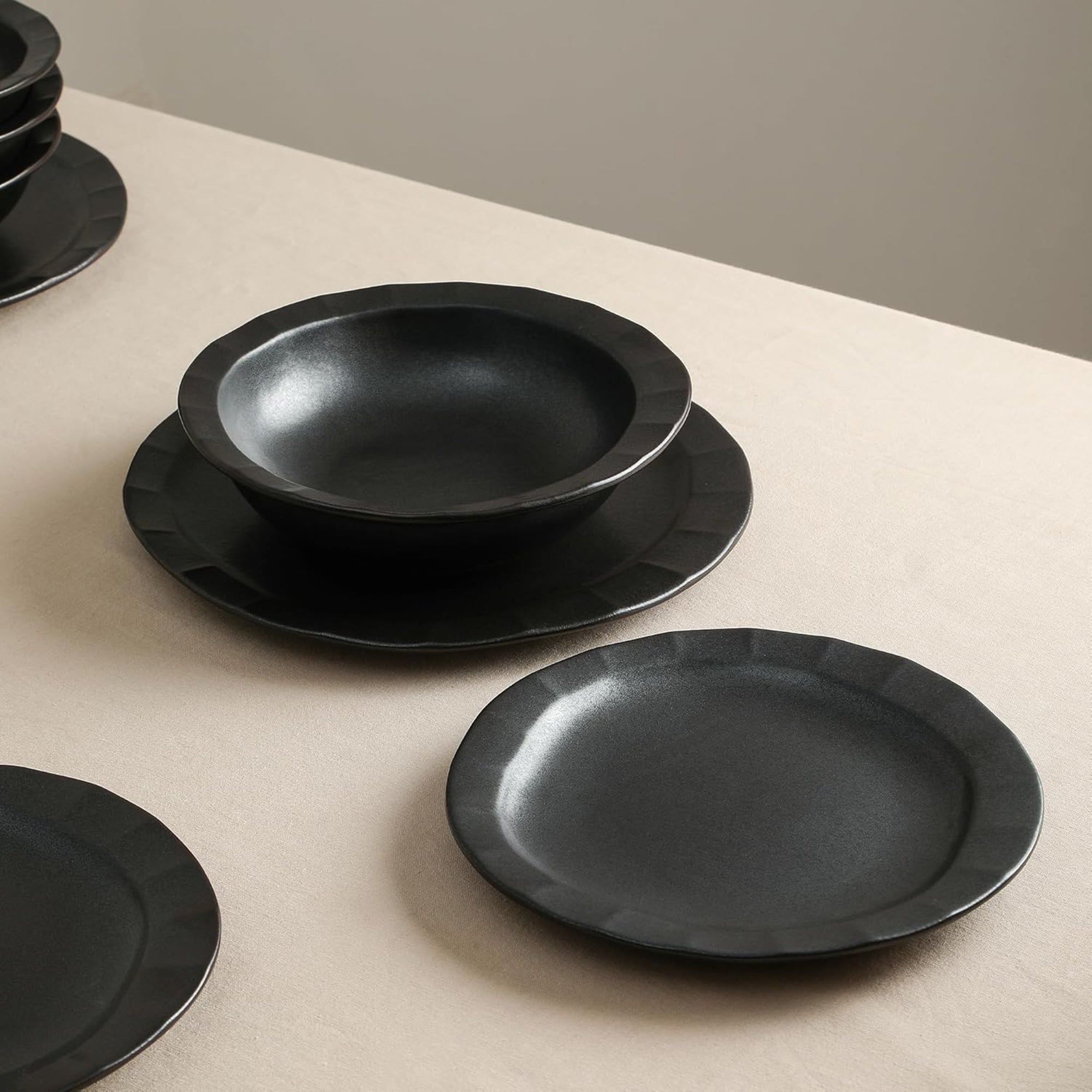 Stone Lain Oasis Stoneware 4 Piece Dinner Plate Dish Set - Serving Dishes, Black - VMInnovations