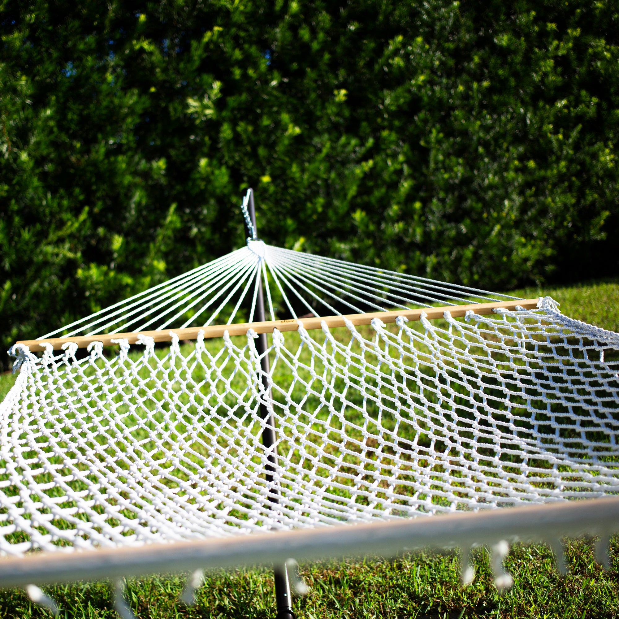Bliss Hammocks Classic 2-Person Polyester Rope Hammock w/Spreader Bar (Open Box)