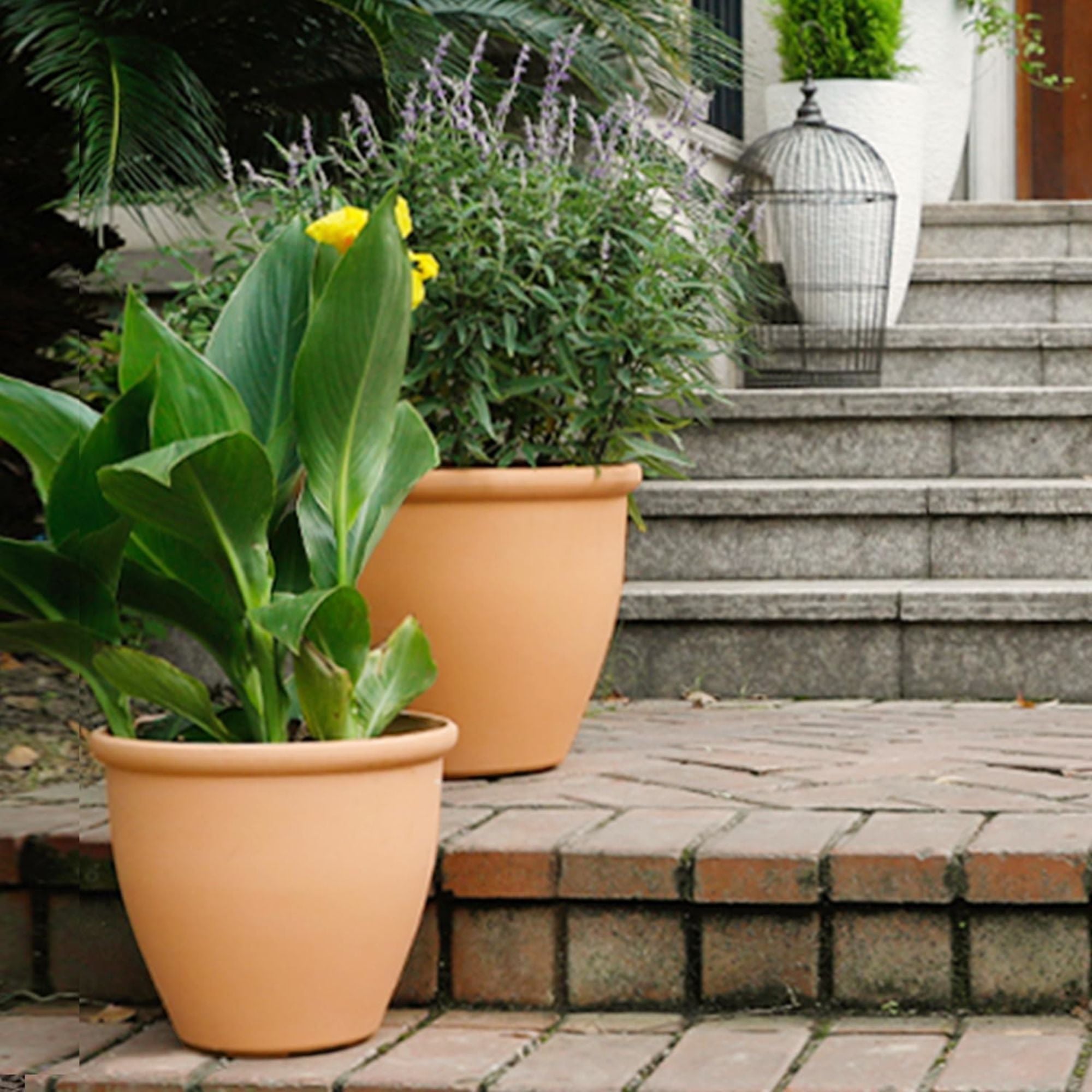 Worth 2 Pack 15" Round Planters, Large Plastic Pots with Drainage Hole(Open Box)