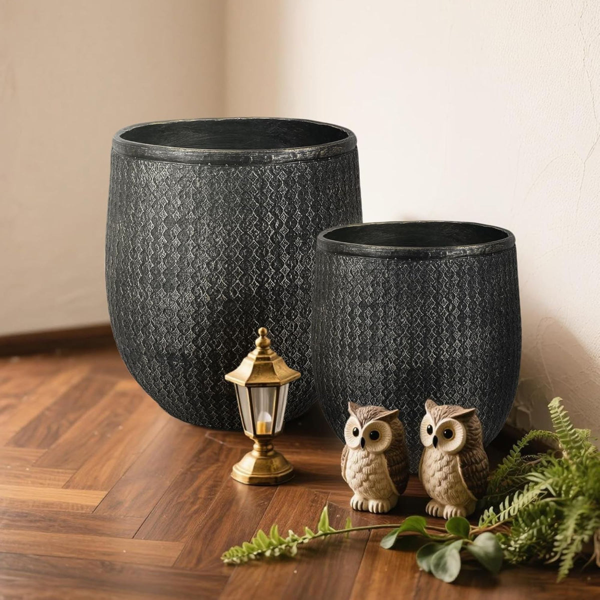 Worth 12" Round Planter, Lightweight Magnesium Oxide Cement Plant Pot (Open Box)