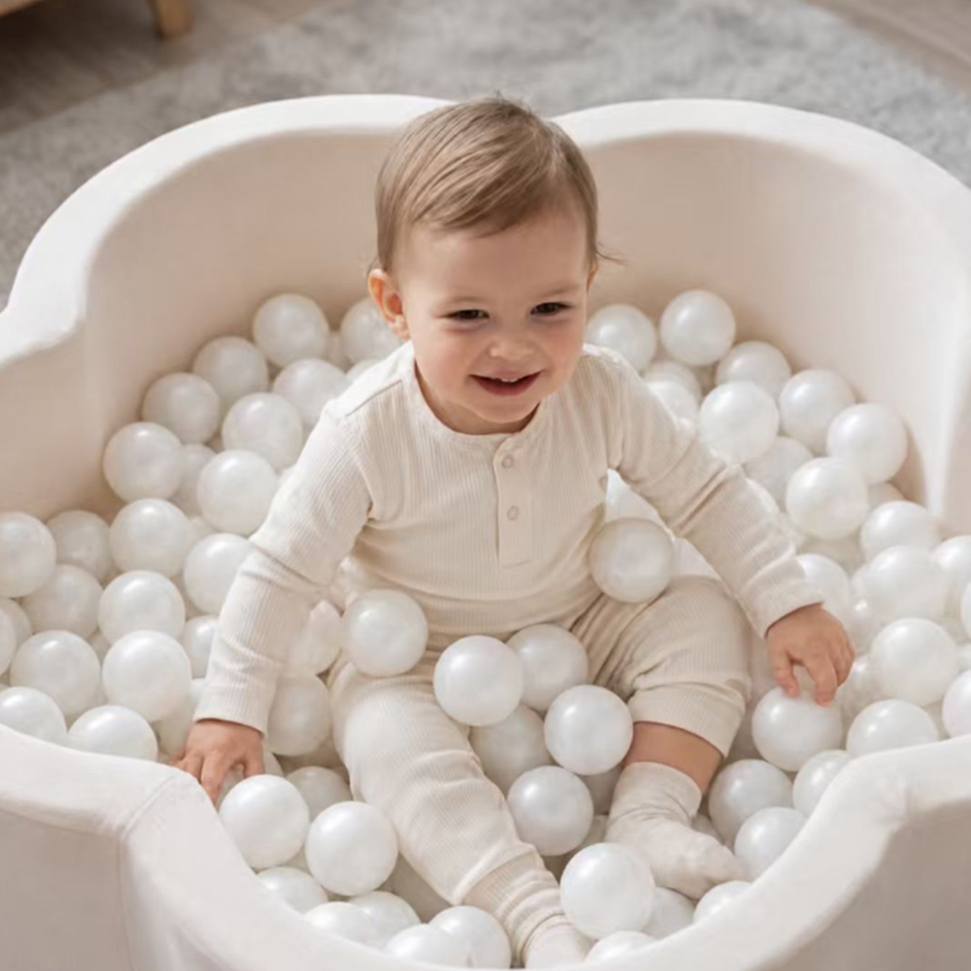 KIDKII Flower Ball Pit Velvet Indoor Play Toy for Toddlers, 200 Balls, Creme - VMInnovations