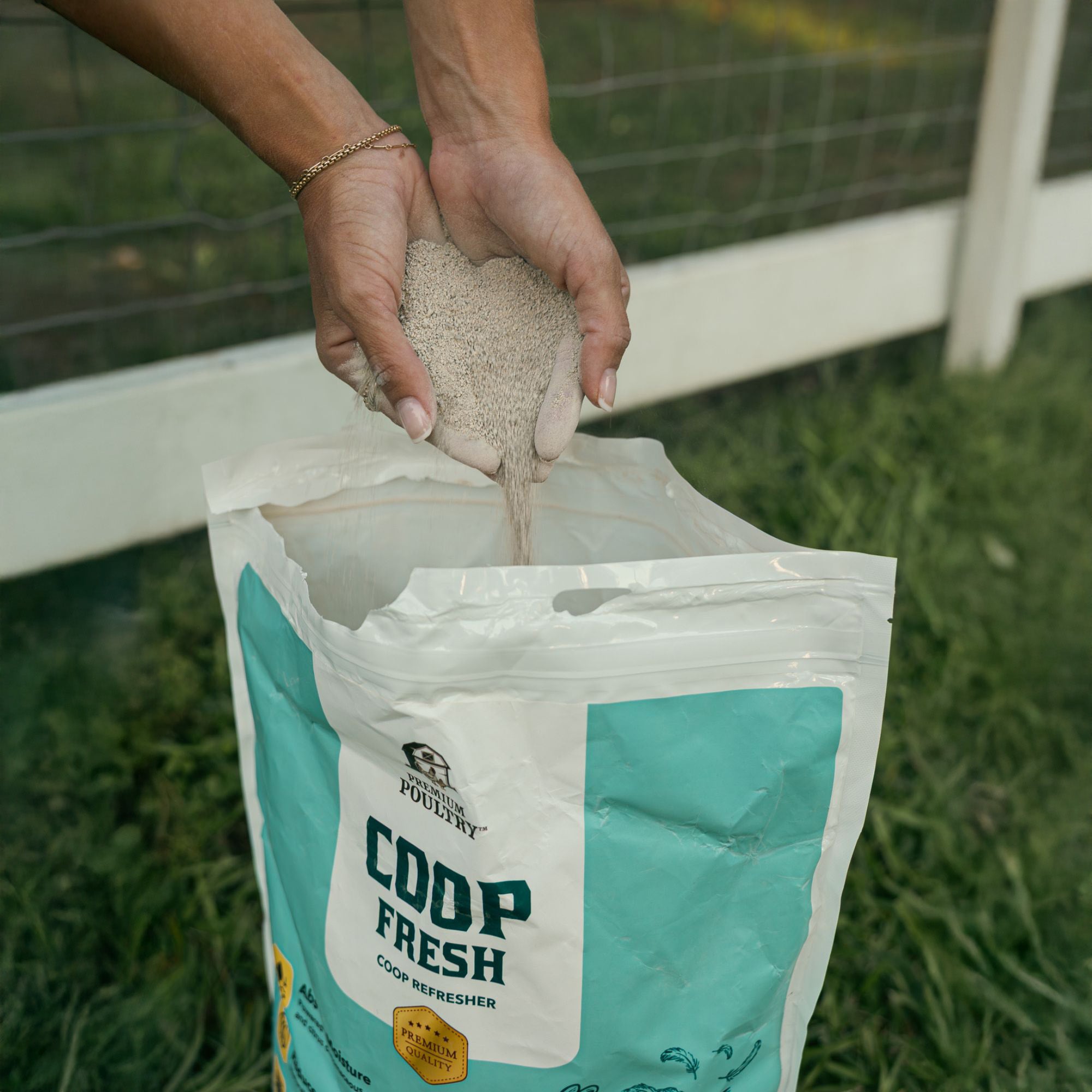 Premium Poultry Coop Fresh Odor, Moisture Control for Chicken Coop, 25lb, 2 Pack