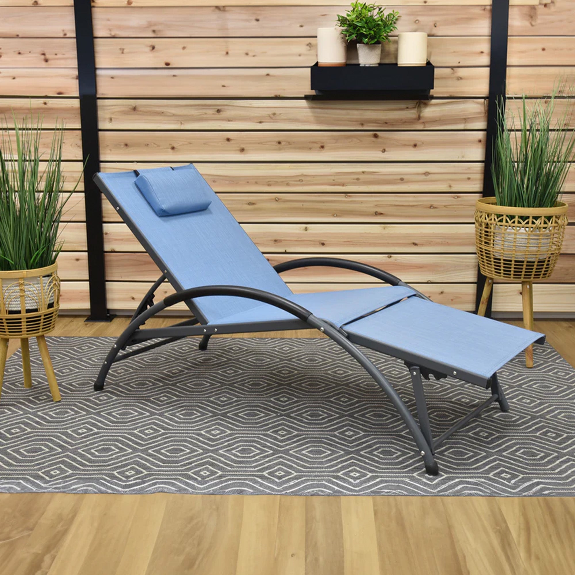 Vivere Aluminum Reclining Dockside Sun Lounger for Patio & Pool, Cape Cod - VMInnovations