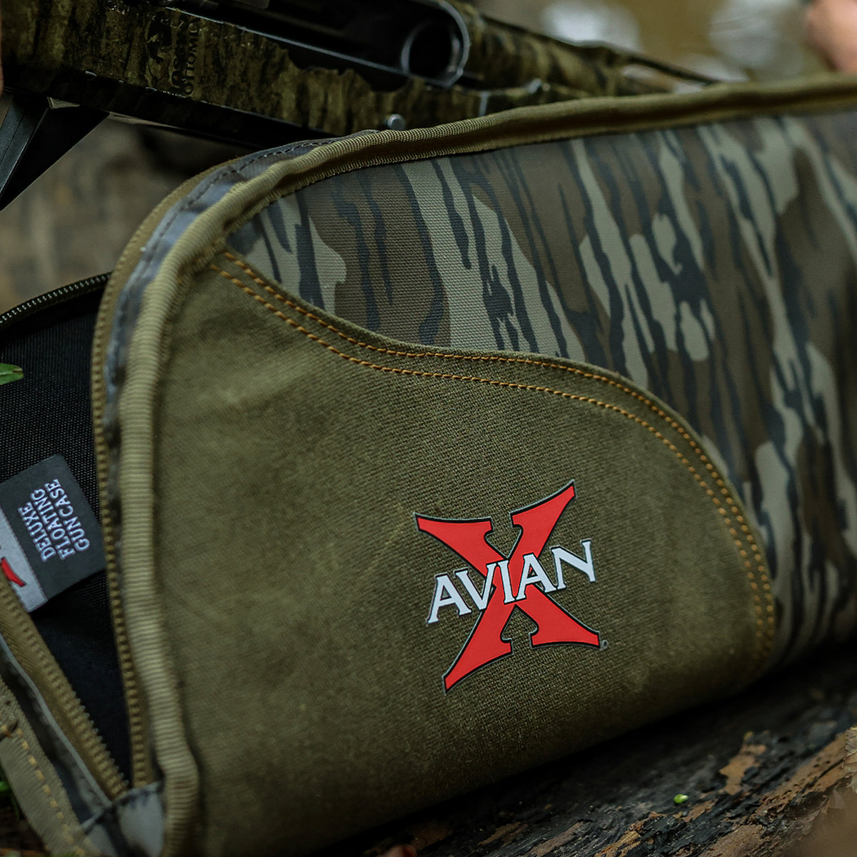 Avian-X Deluxe Floating Gun Case with Closed-Cell Foam Construction, Bottomland