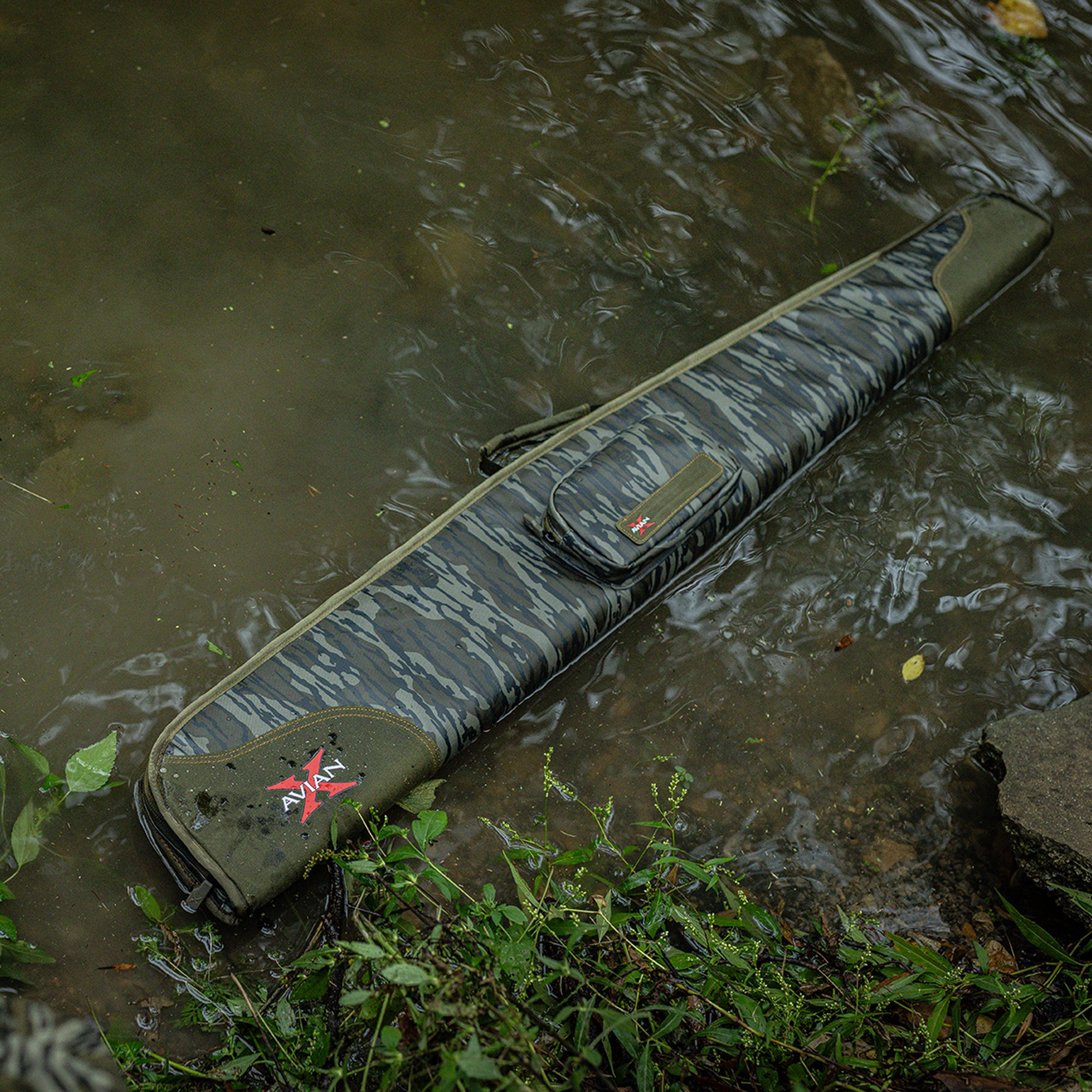 Avian-X Deluxe Floating Gun Case with Closed-Cell Foam Construction, Bottomland - VMInnovations