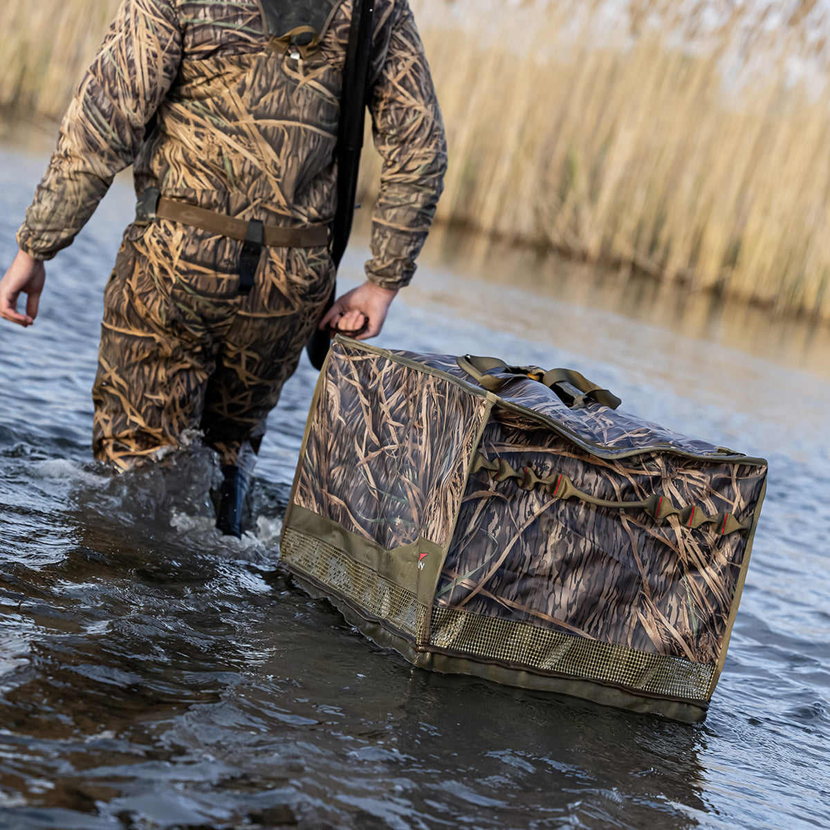 Avian-X Floating Slotted Decoy Bag with Zippered Lid and 12 Slots, Shadowgrass - VMInnovations