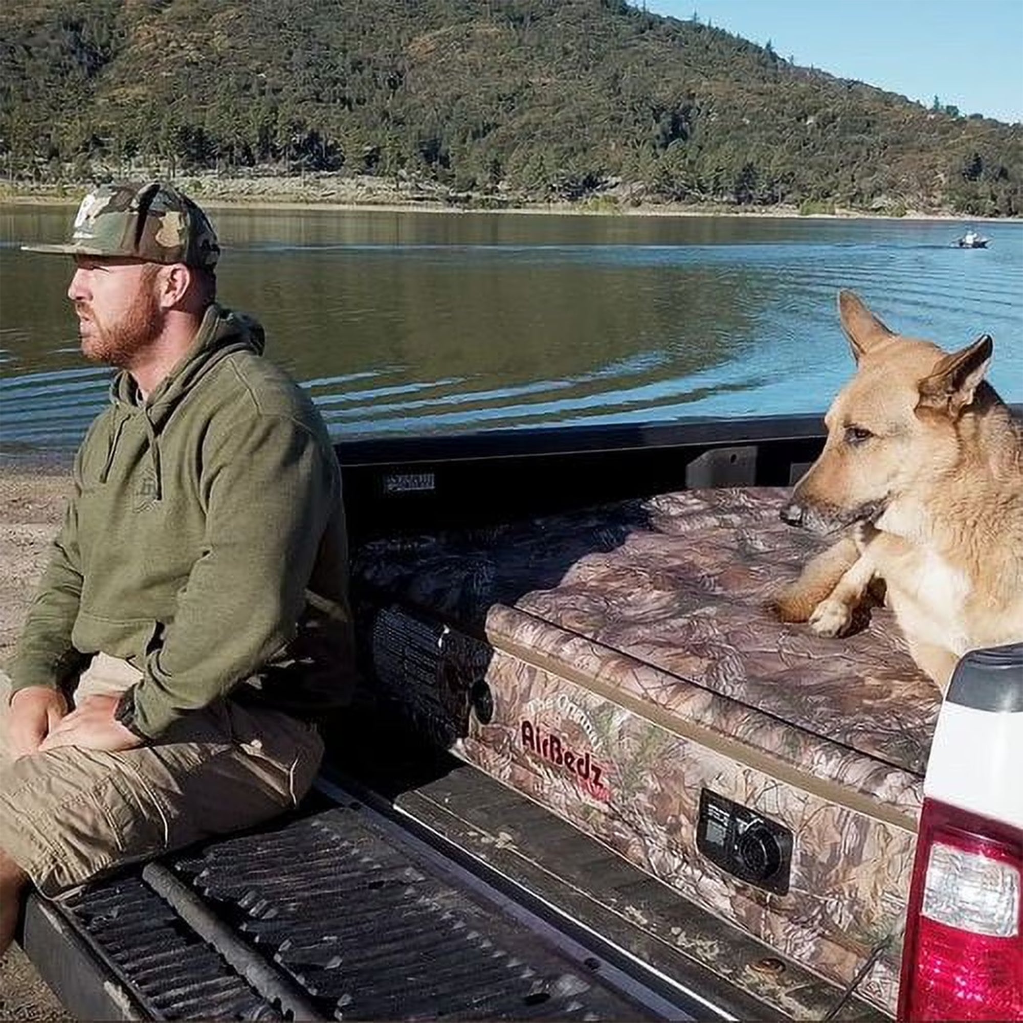 Pittman Outdoors Truck Bed Air Mattress with Pump for Standard Truck Beds, 6' - VMInnovations