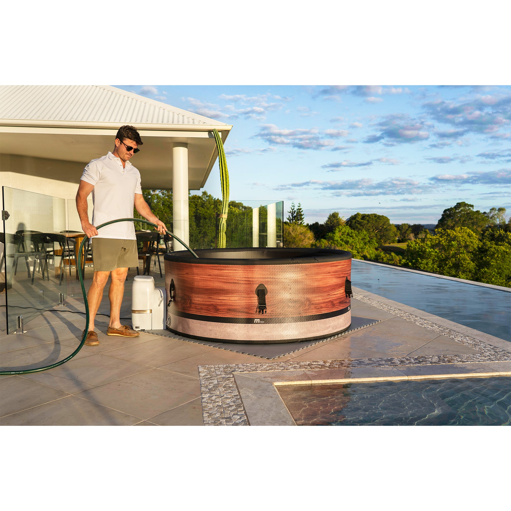 MSpa Duet 6-Person Round Inflatable Bubble Spa, Thermal Cover, Energy-Efficient - VMInnovations
