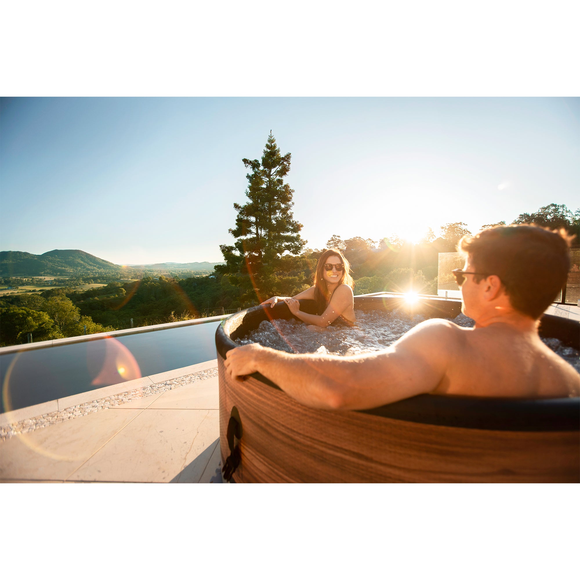 MSpa Duet 6-Person Round Inflatable Bubble Spa, Thermal Cover, Energy-Efficient - VMInnovations
