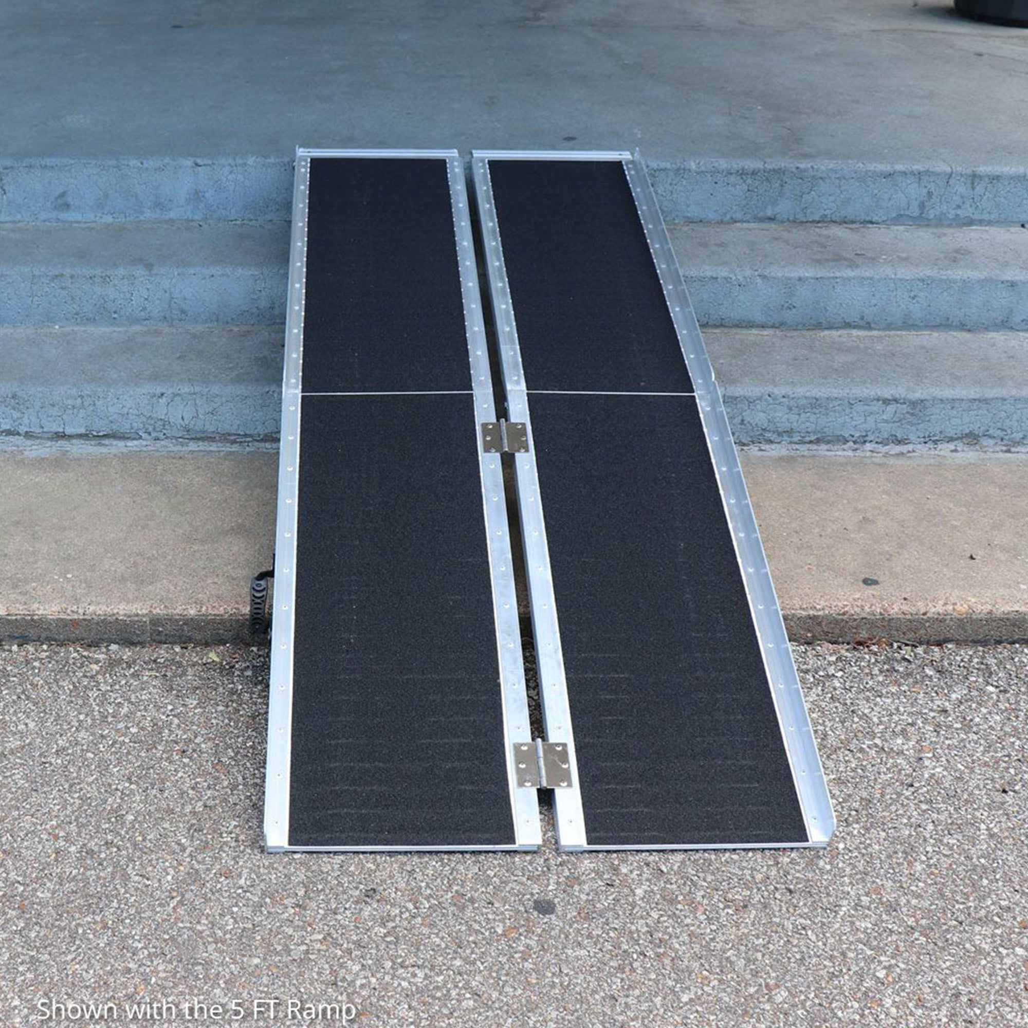 Titan Ramps 6 Foot Multi-Fold Aluminum Wheelchair Ramp, 600 Pound Cap (Open Box)